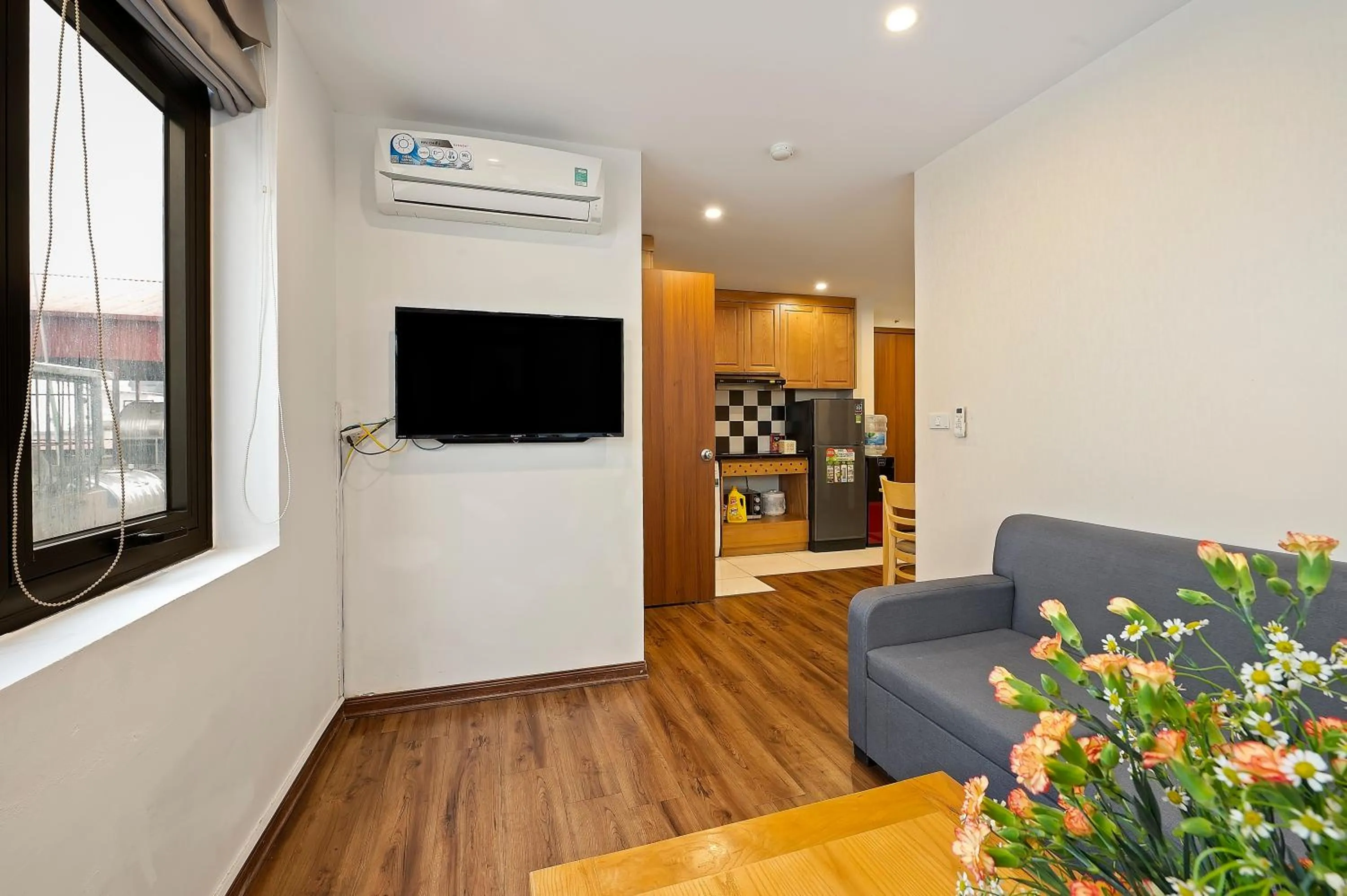 Communal lounge/ TV room in 22Housing luxury Hotel & Residence 39 Linh Lang