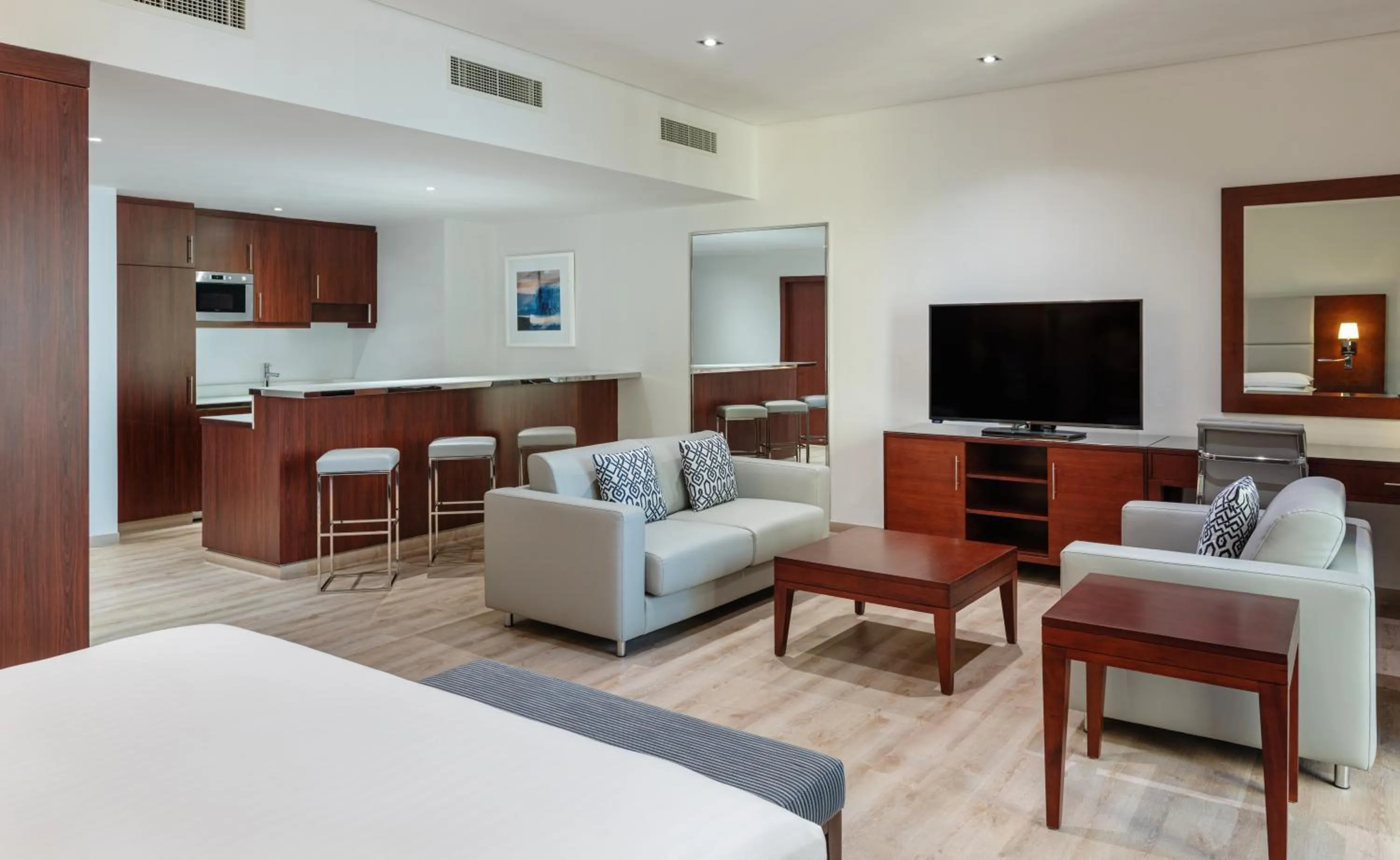 Living room, Bed in Delta Hotels by Marriott Jumeirah Beach, Dubai