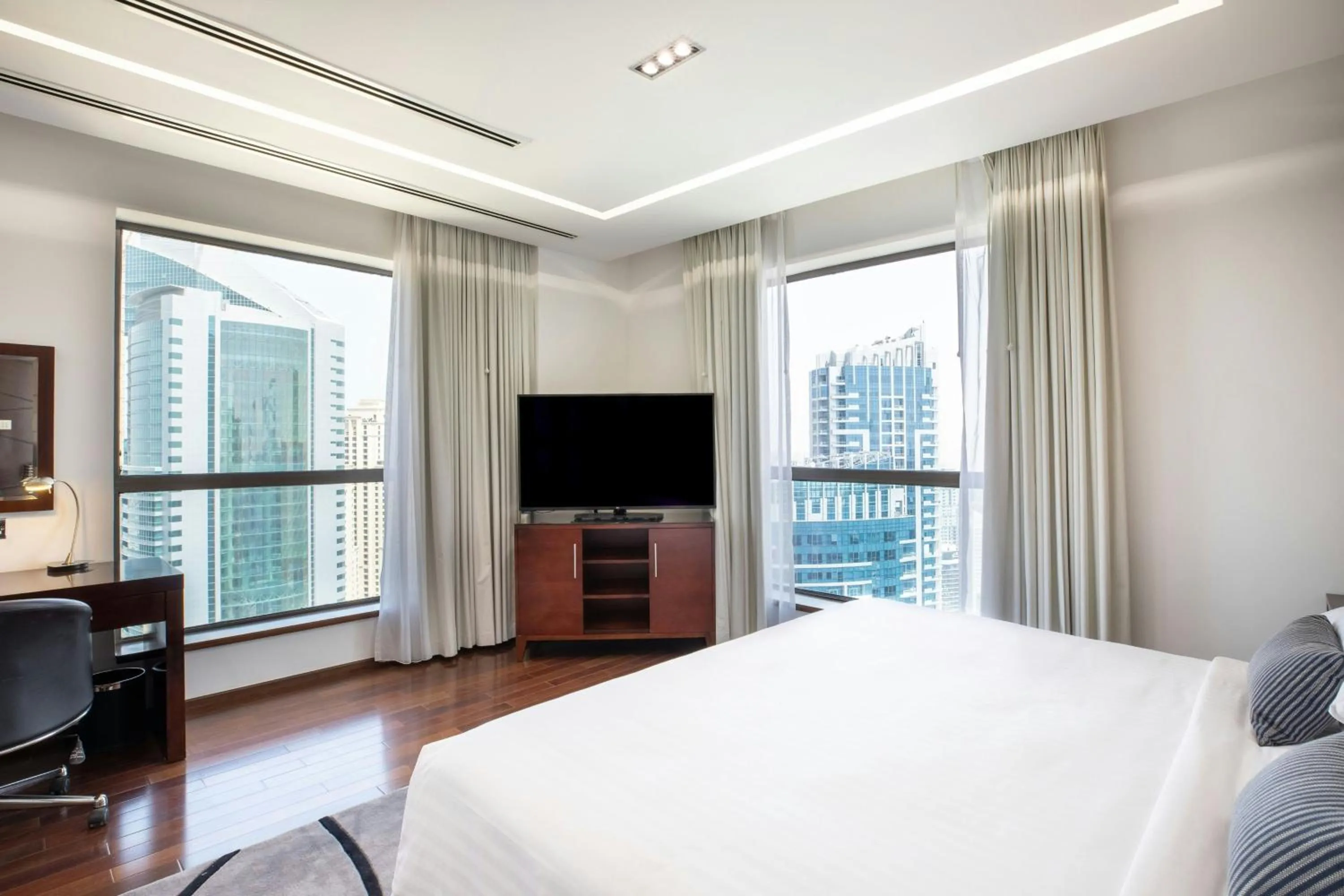 Bedroom, Bed in Sheraton The Walk, Dubai