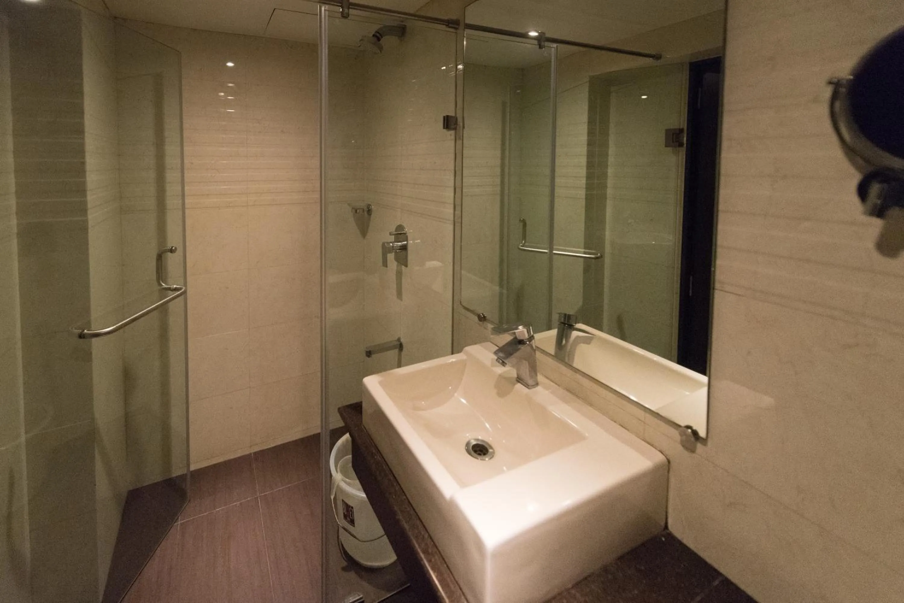 Bedroom in Hotel Le Grande - Mumbai International Airport