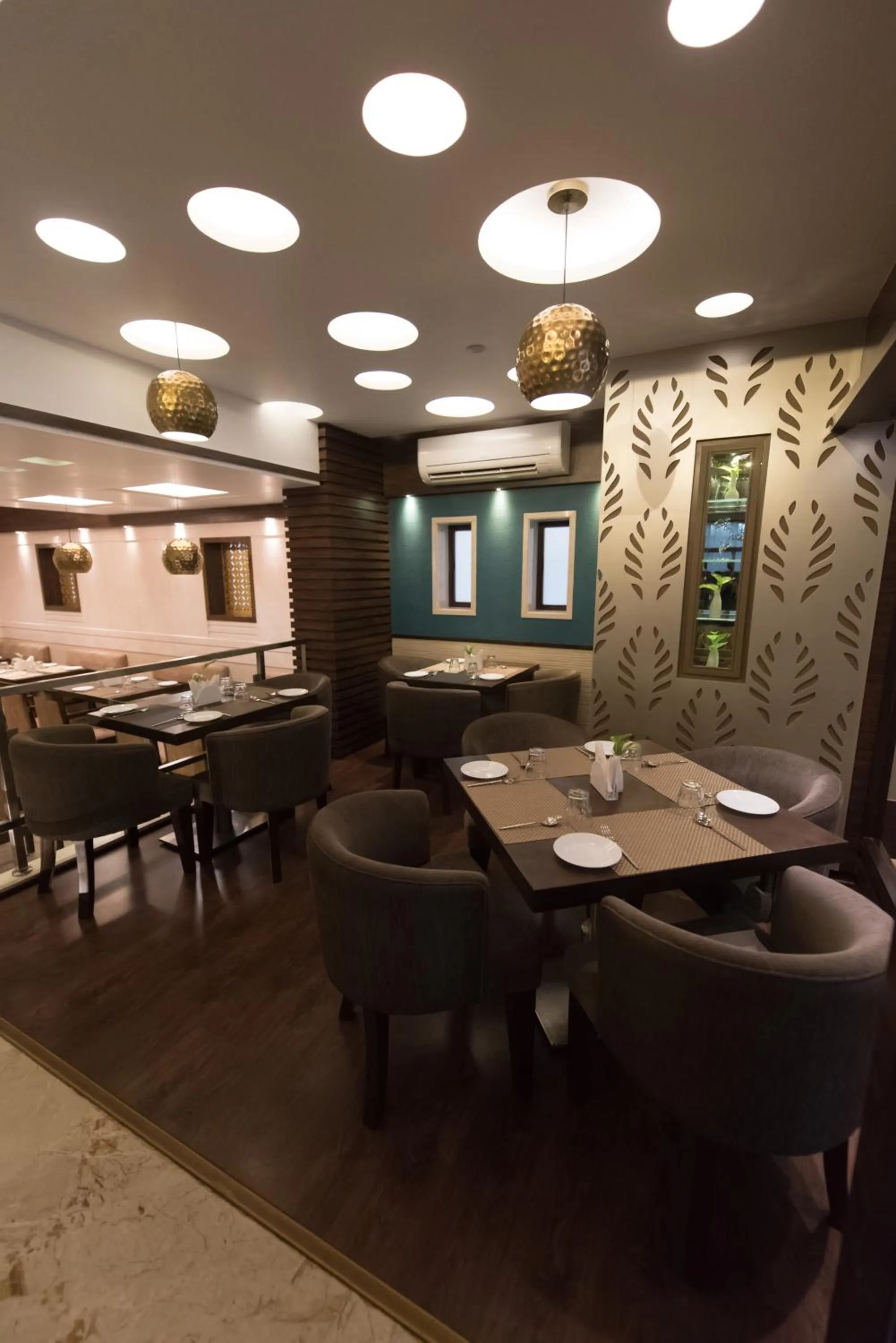 Lounge or bar in Hotel Le Grande - Mumbai International Airport