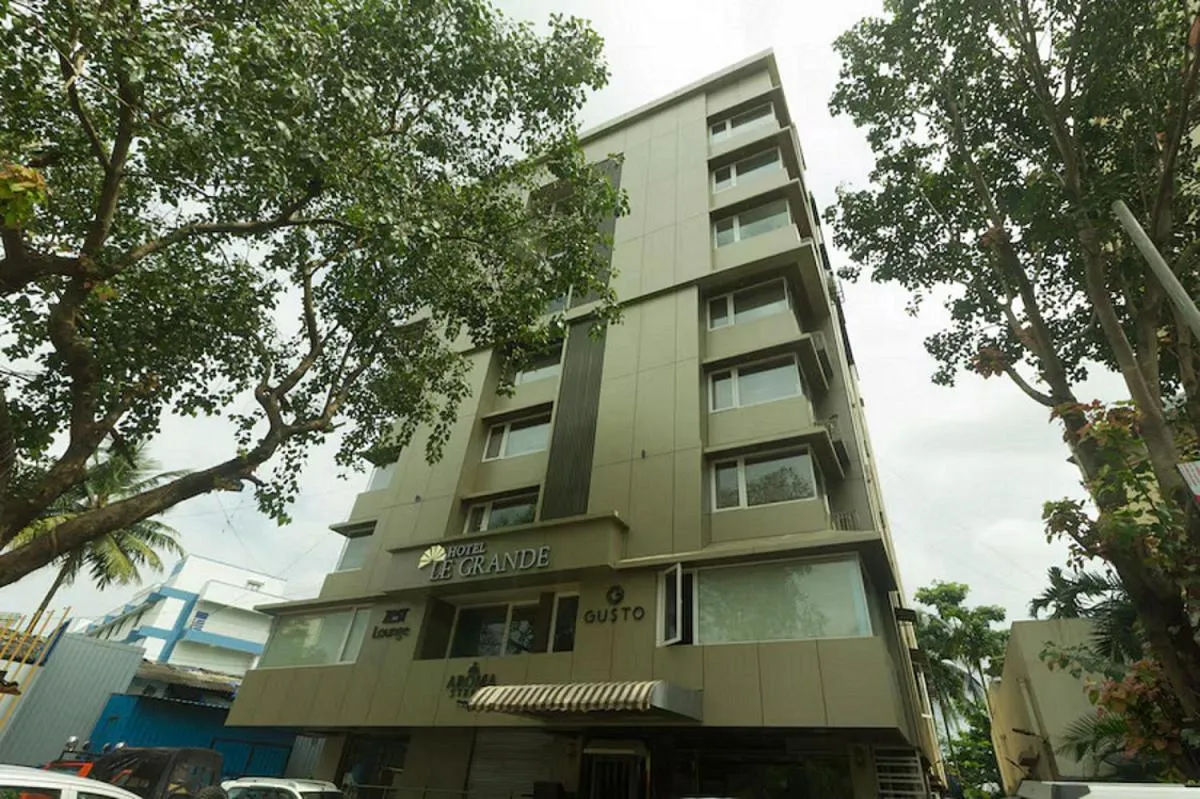 Facade/entrance in Hotel Le Grande - Mumbai International Airport