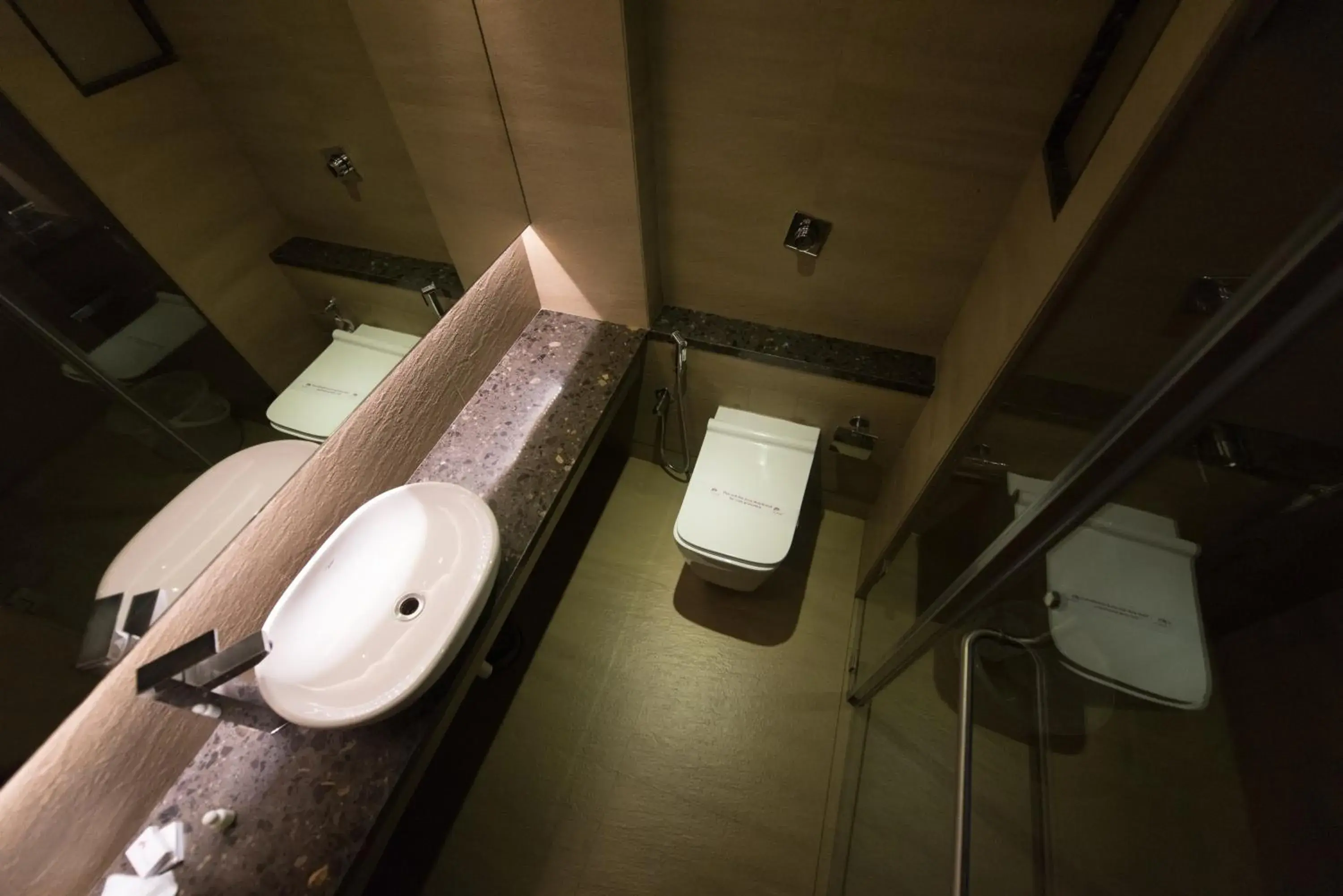 Bathroom in Hotel Le Grande - Mumbai International Airport Bathroom in Hotel Le Grande - Mumbai International Airport