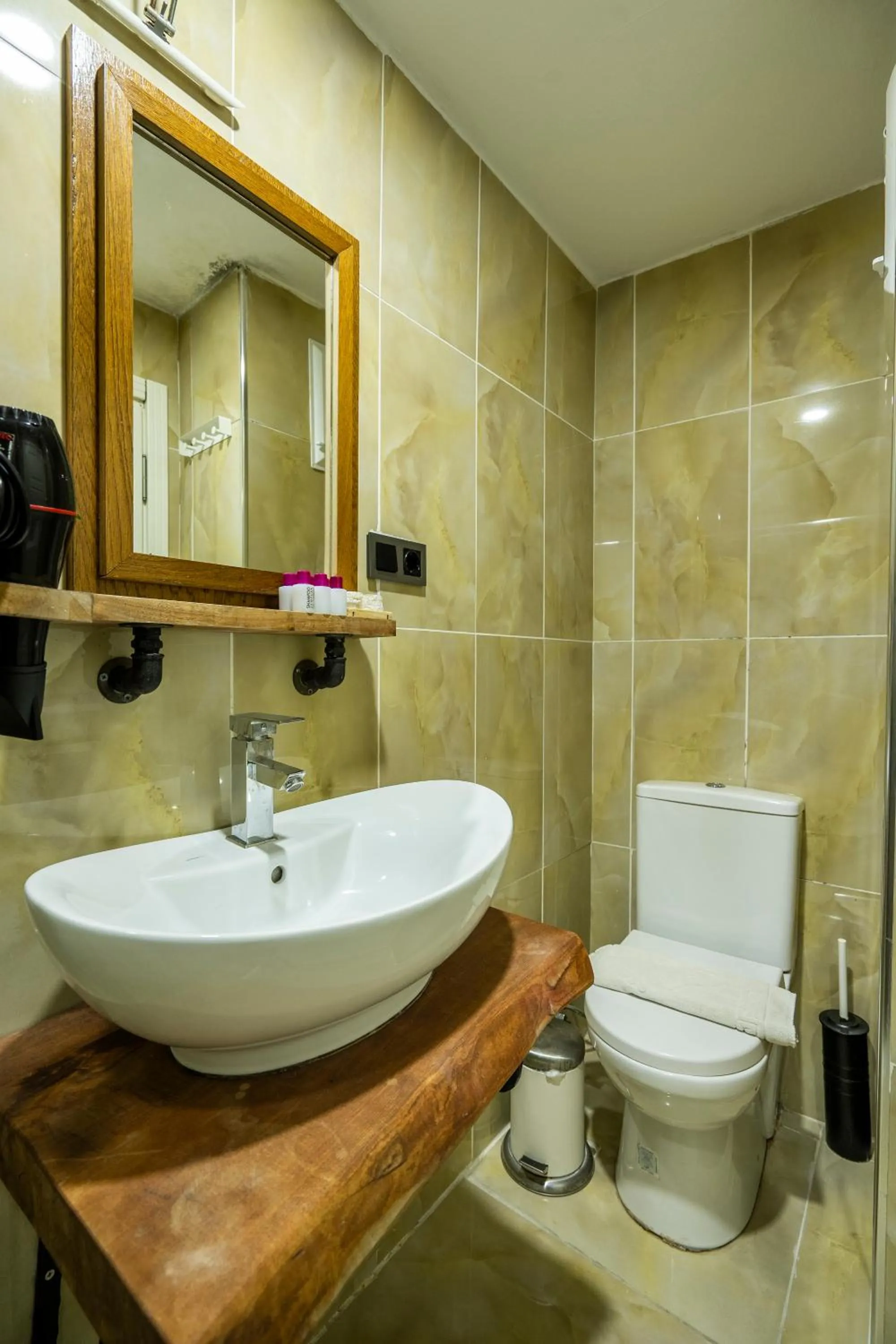 Toilet in Cube Suites