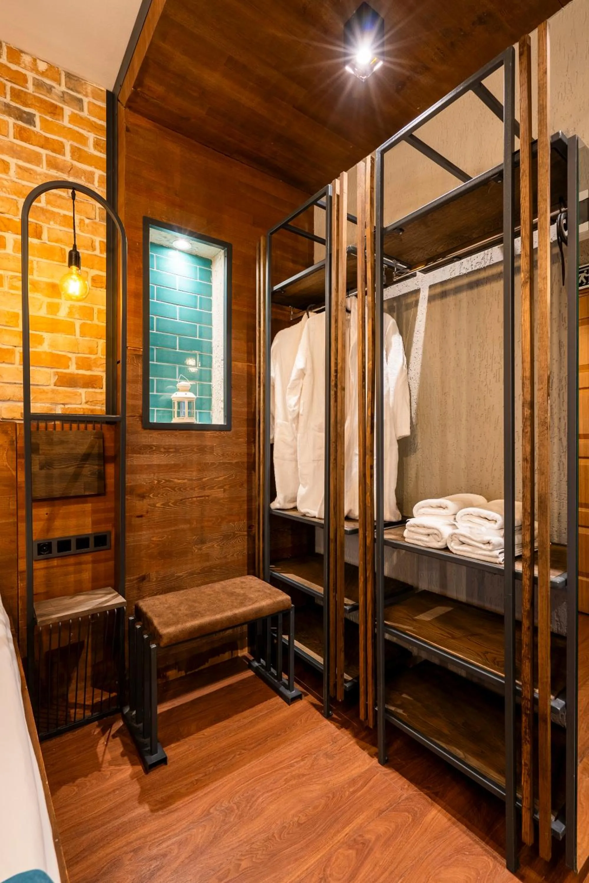 towels, Bed in Cube Suites