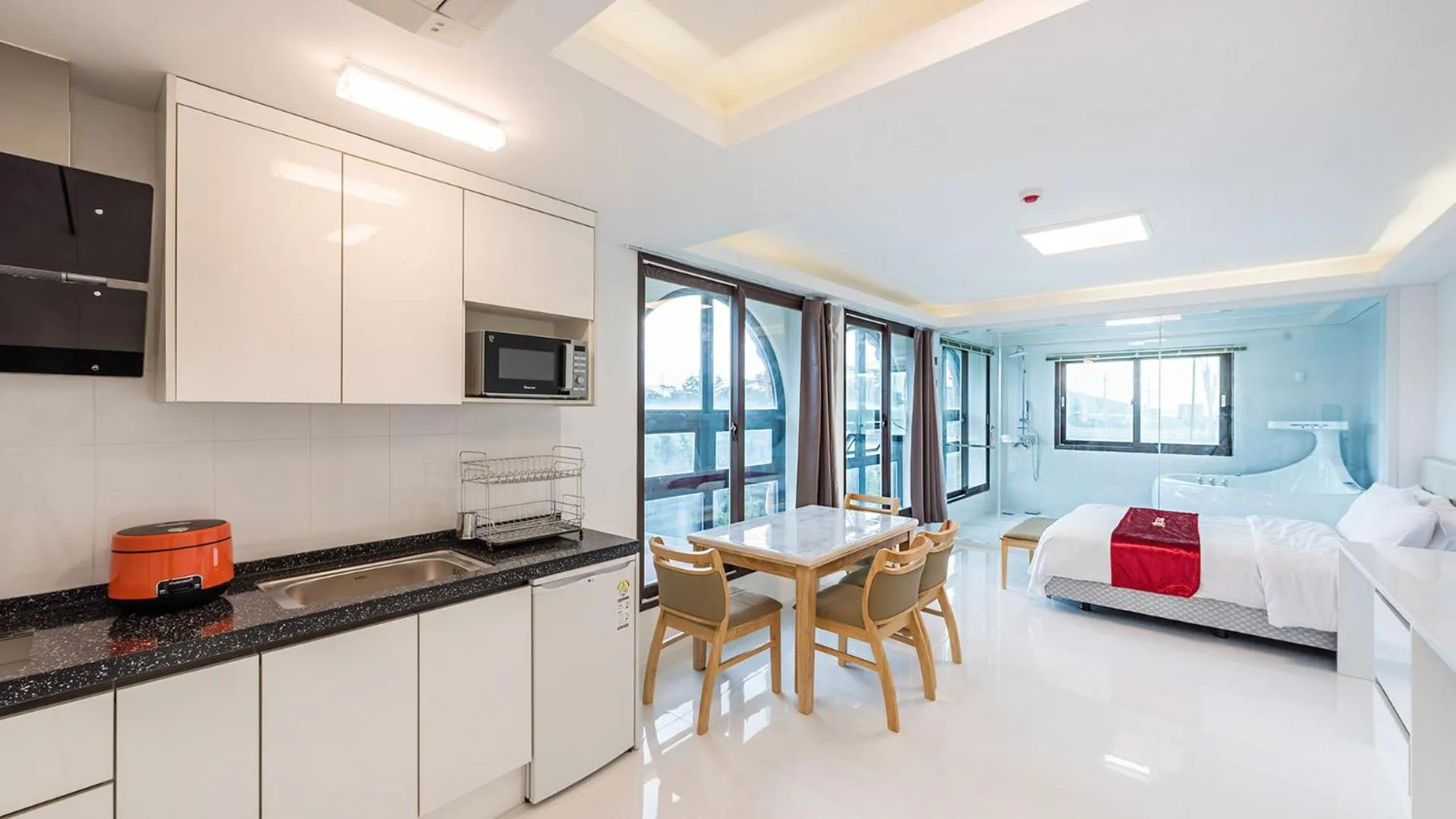 Kitchen or kitchenette, Kitchen/Kitchenette in Castle Pool Resort