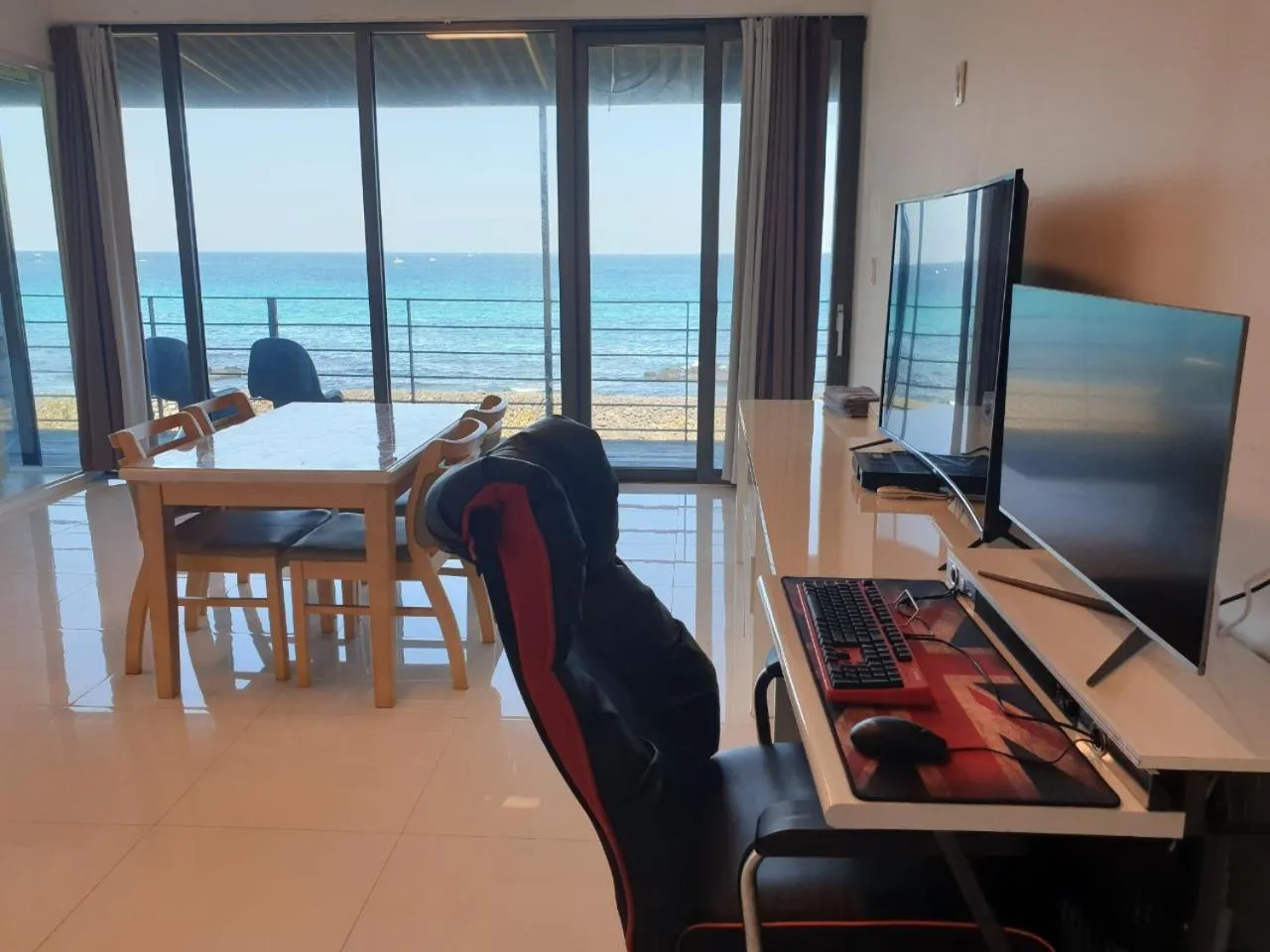 Sea View in Castle Pool Resort