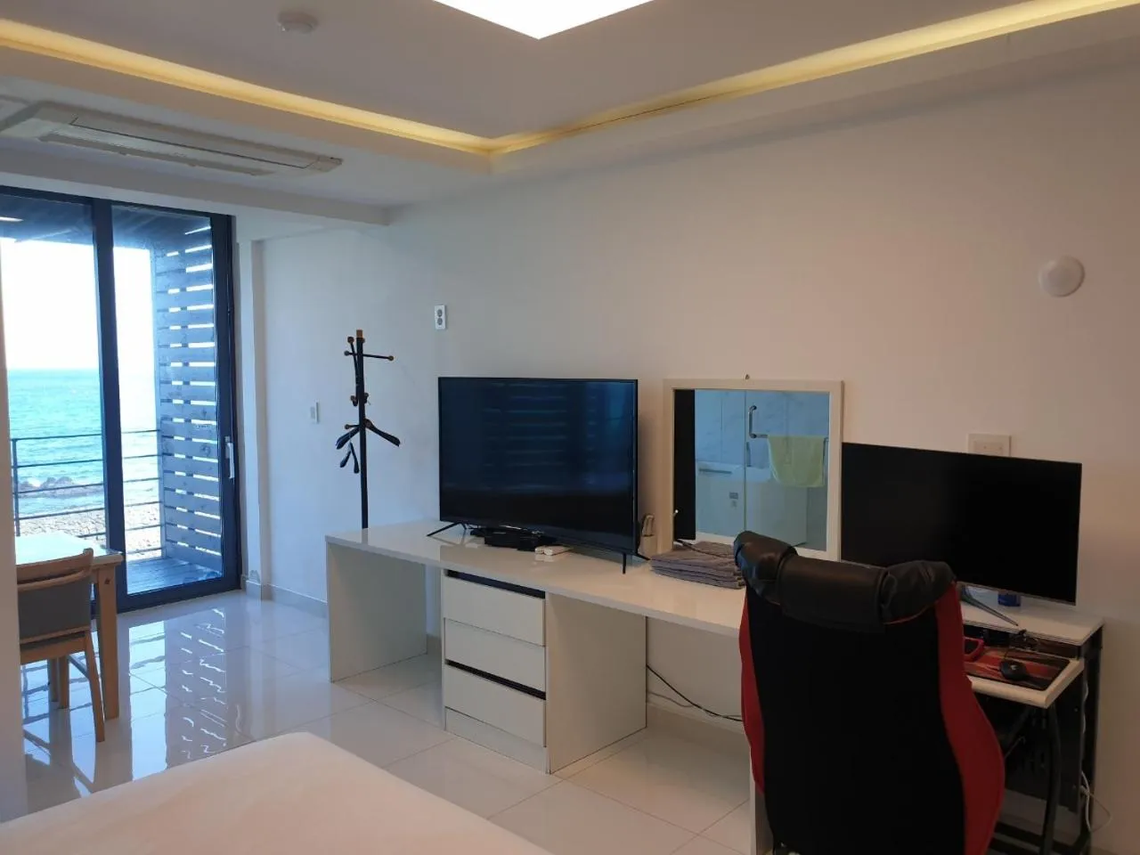 TV/Entertainment Center in Castle Pool Resort