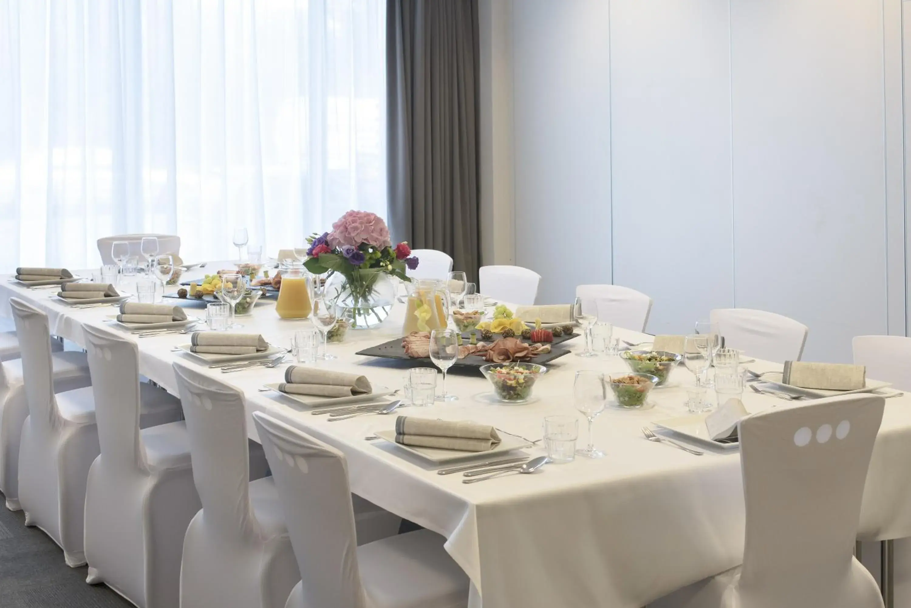 Restaurant/places to eat in Campanile Wroclaw Centrum Restaurant/places to eat in Campanile Wroclaw Centrum