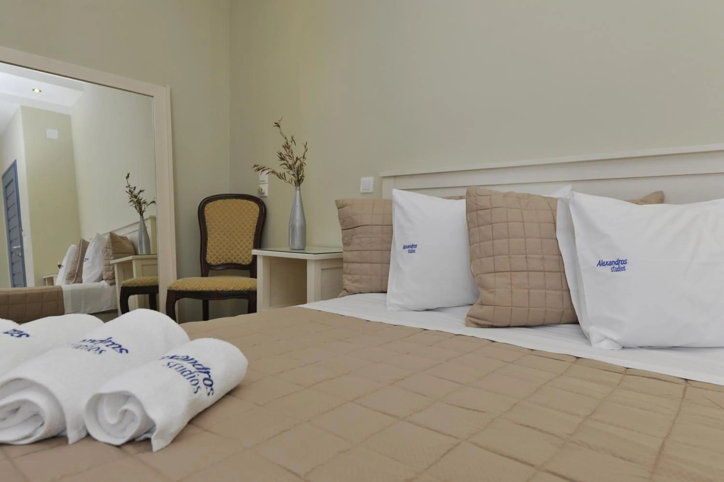 Deluxe Double Room in Alexandros Studios Deluxe Double Room in Alexandros Studios