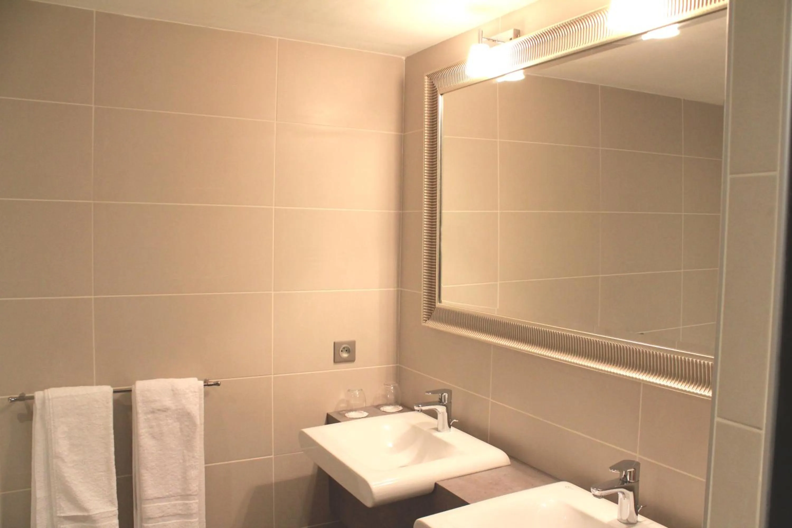 Bathroom in Clos De La Vaupalière - Rouen