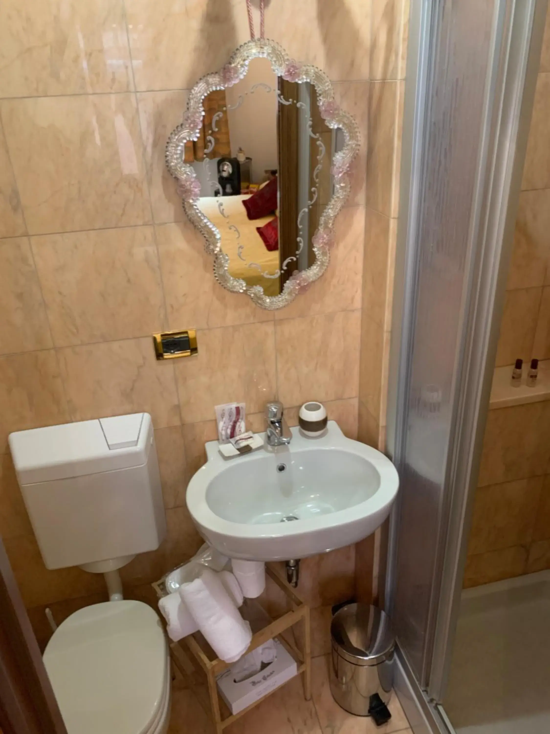 Small Double Room in Luxury Venetian Rooms Small Double Room in Luxury Venetian Rooms