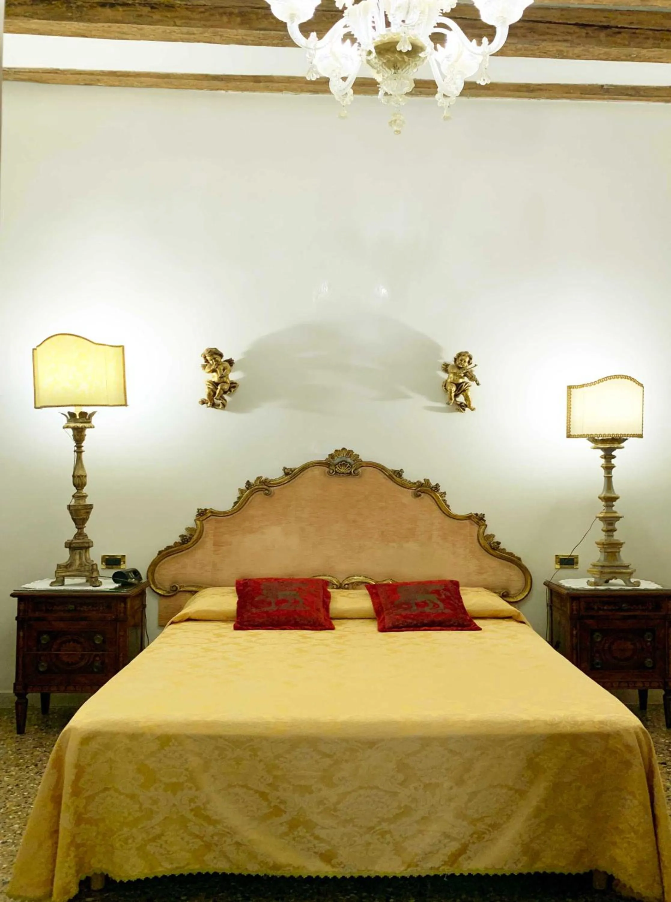 Double or Twin Room in Luxury Venetian Rooms