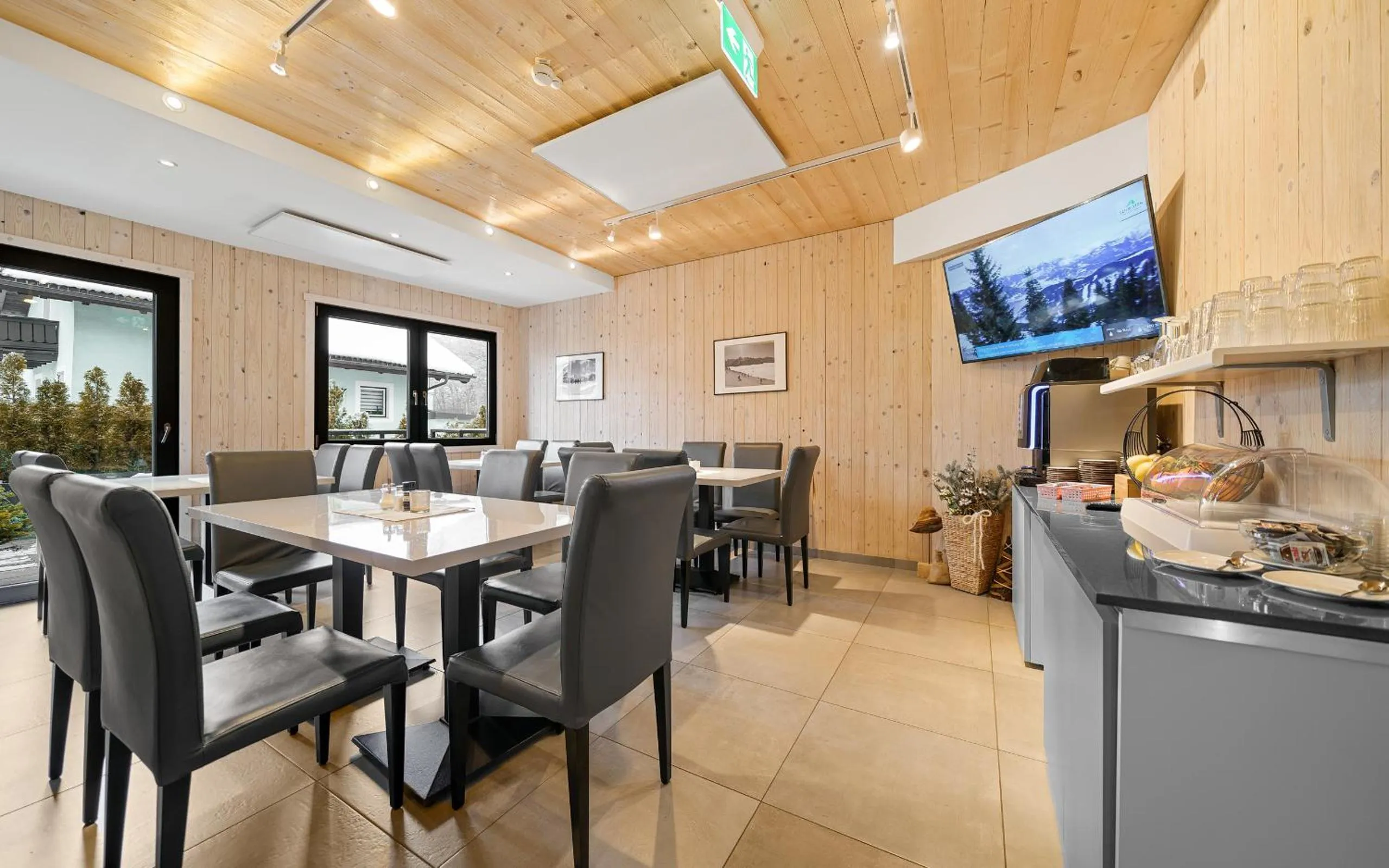 Breakfast in Aparthotel Zell am See (Contactless Check-In)