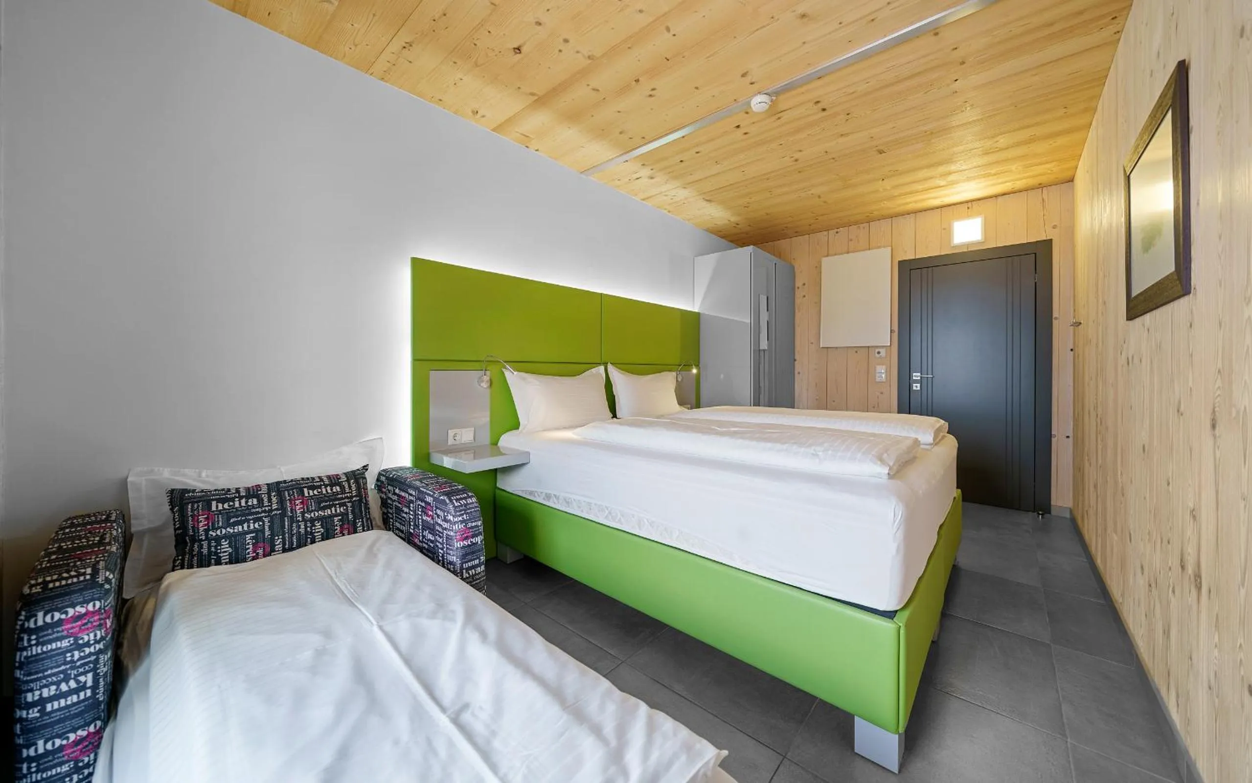 Bedroom, Bed in Aparthotel Zell am See (Contactless Check-In)