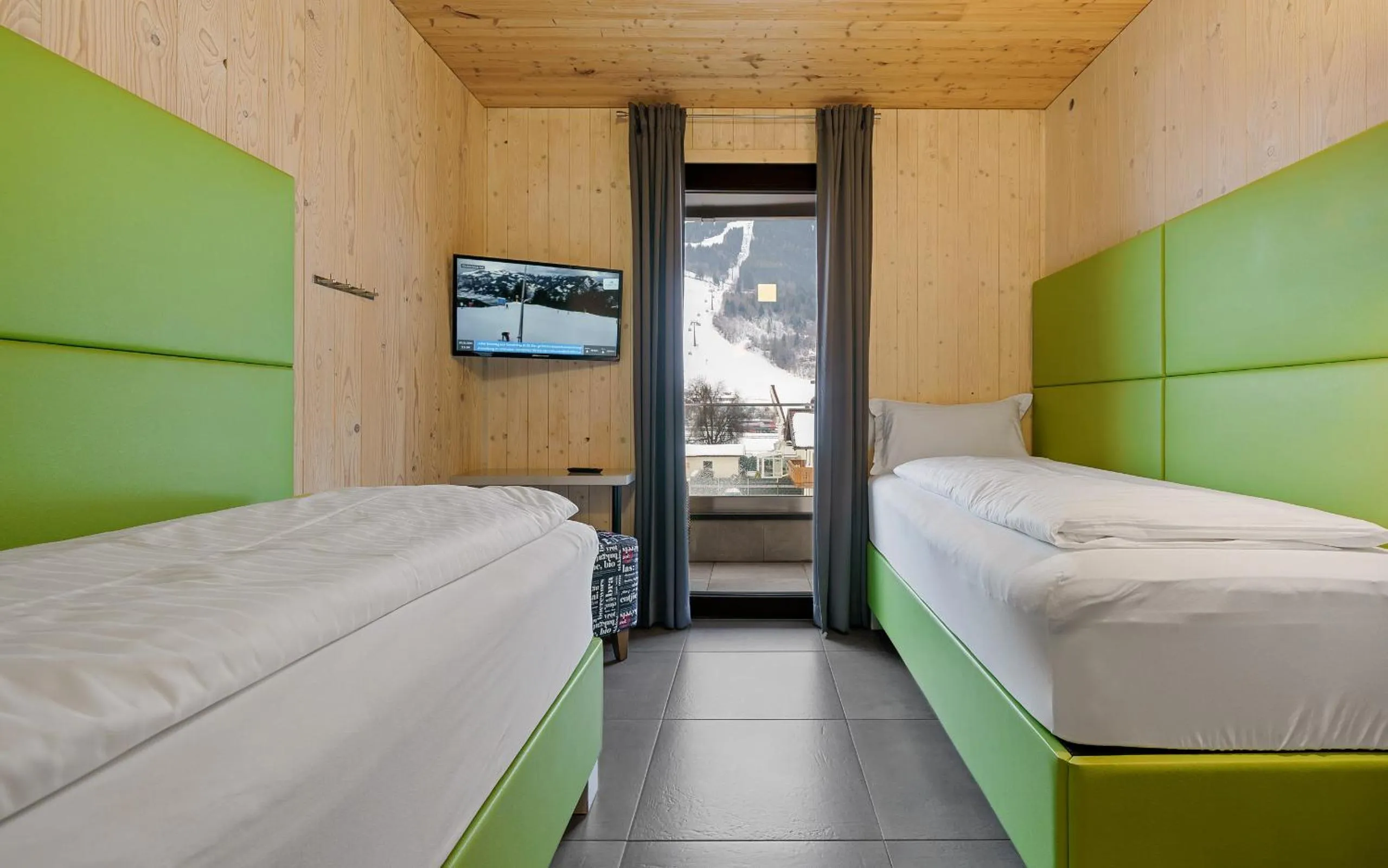 Bedroom, Bed in Aparthotel Zell am See (Contactless Check-In)
