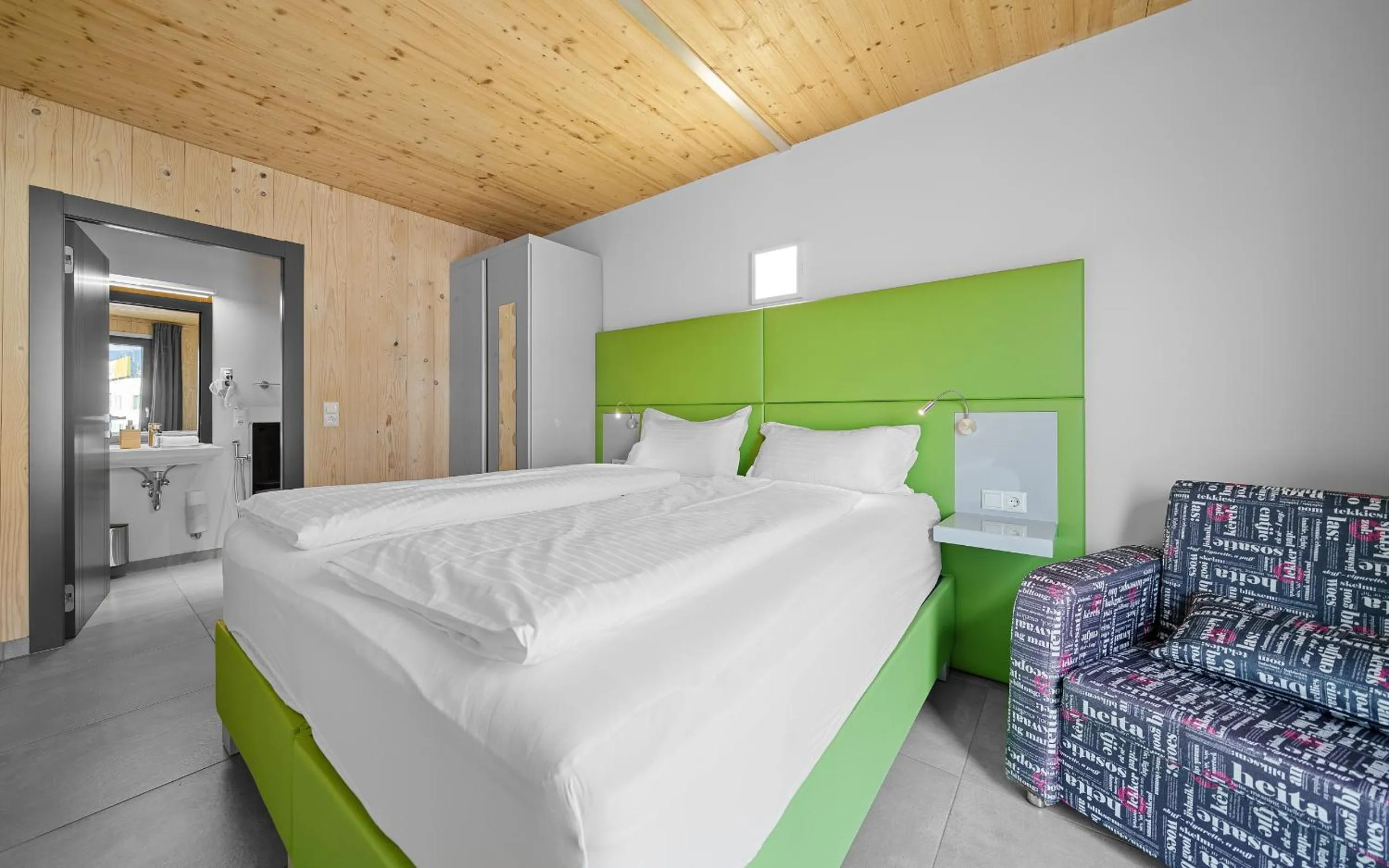 Property building, Bed in Aparthotel Zell am See (Contactless Check-In)