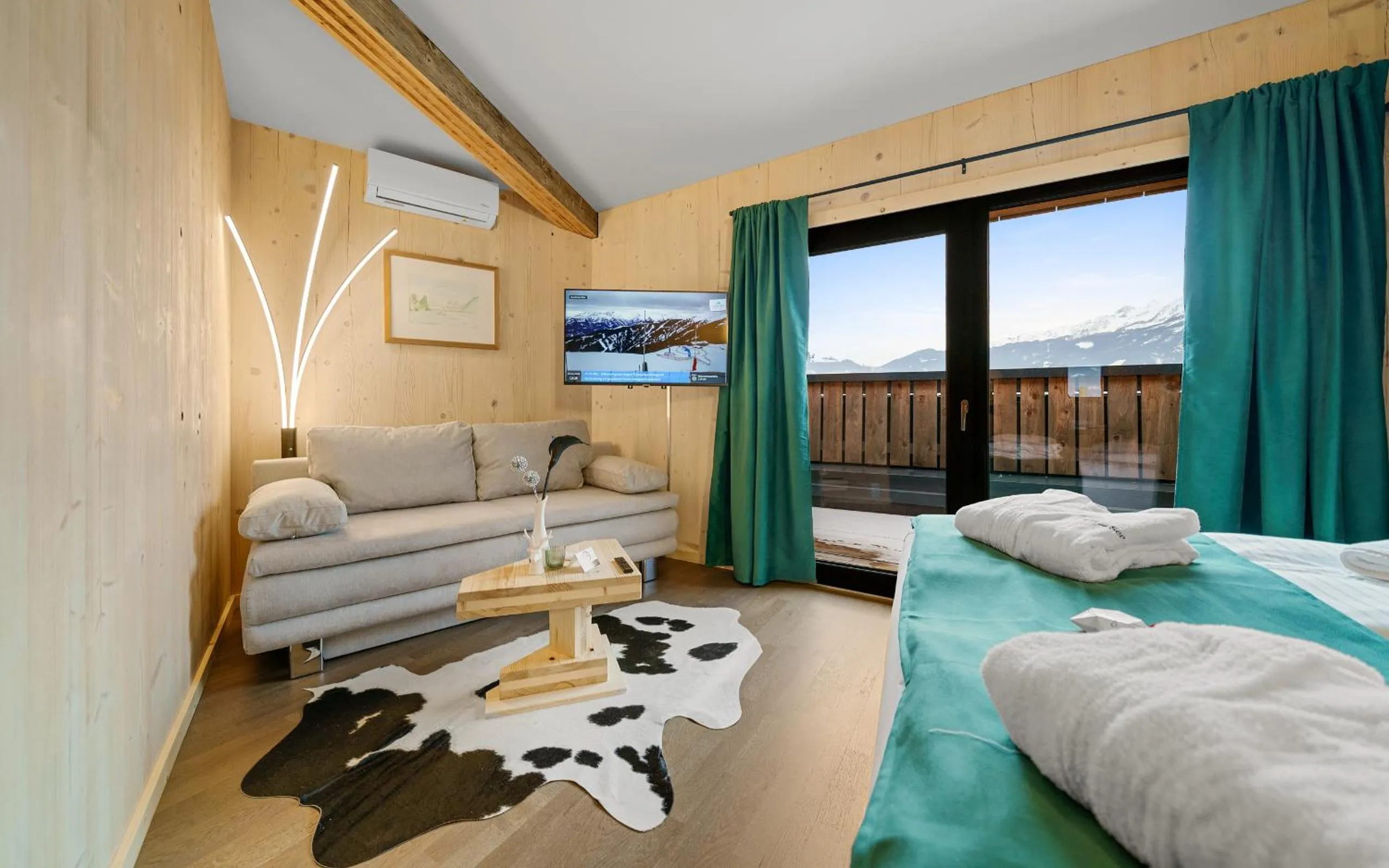 Seating area, Bed in Aparthotel Zell am See (Contactless Check-In)