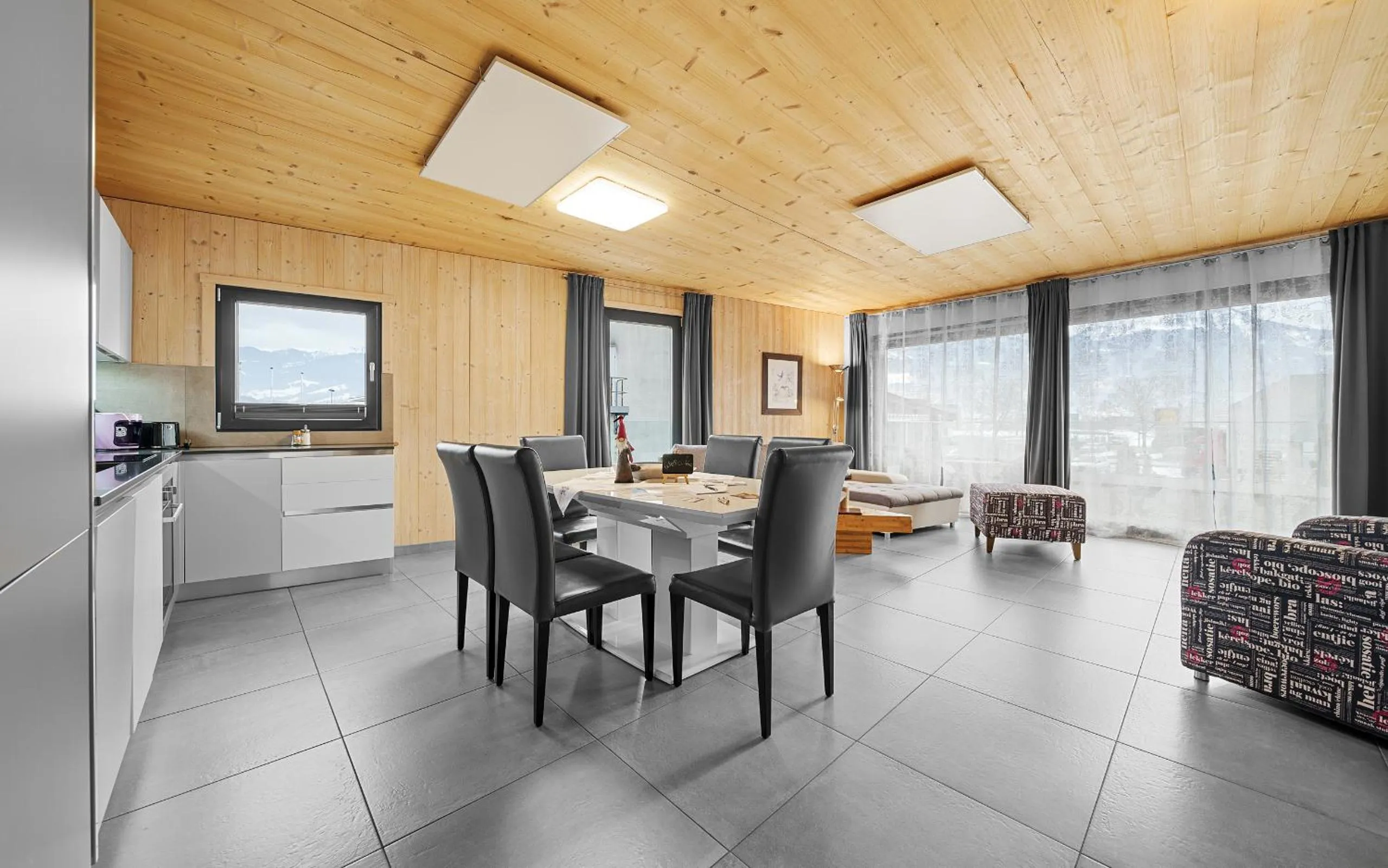 Dining area in Aparthotel Zell am See (Contactless Check-In)