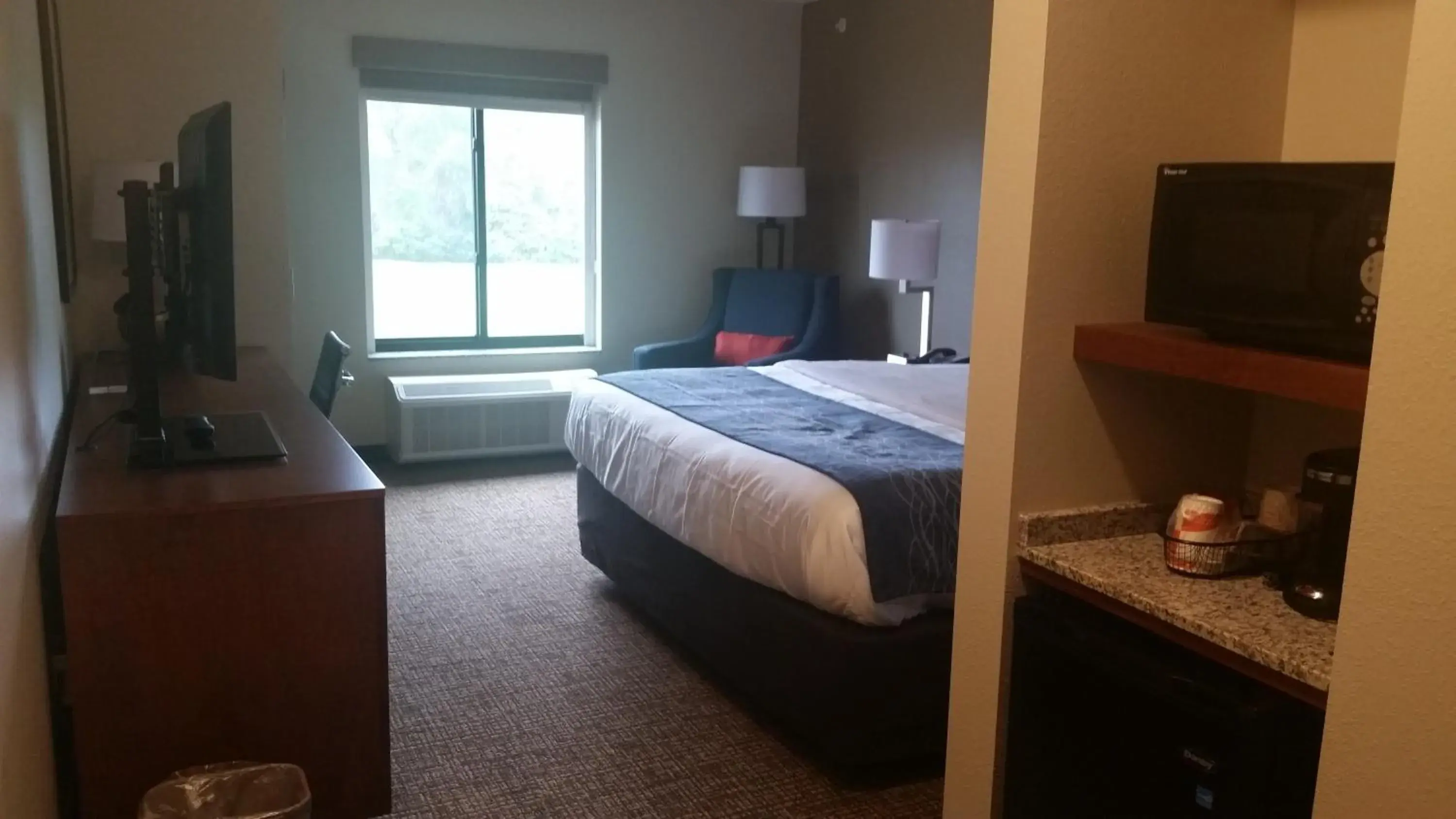 Bed in Comfort Inn White House Bed in Comfort Inn White House