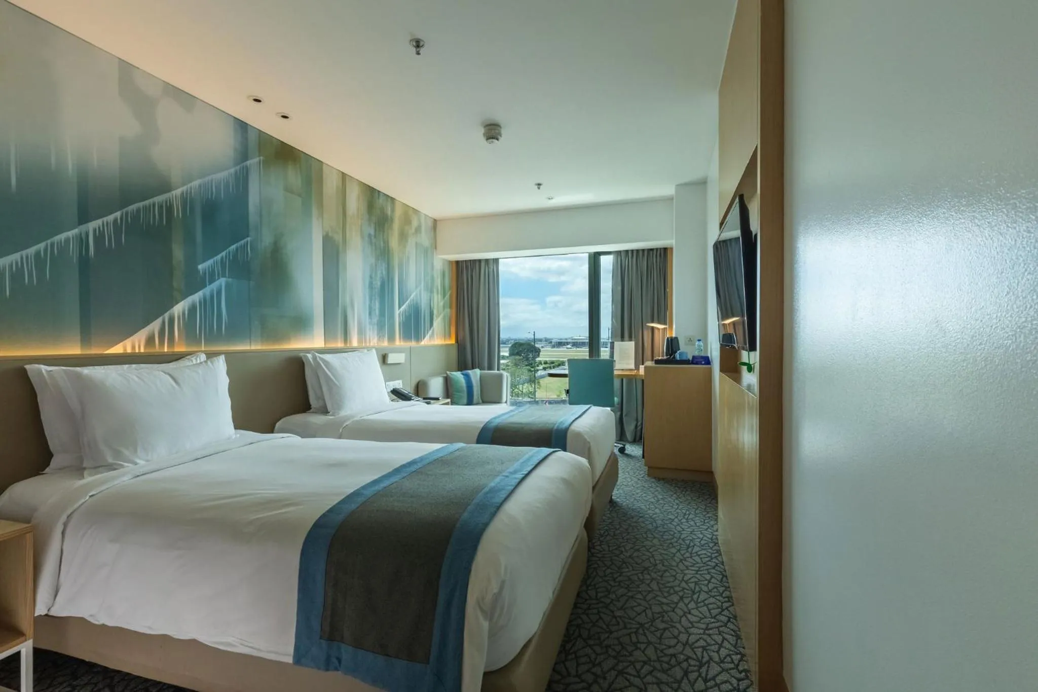 Photo of the whole room, Bed in Holiday Inn Express Manila Newport City by IHG
