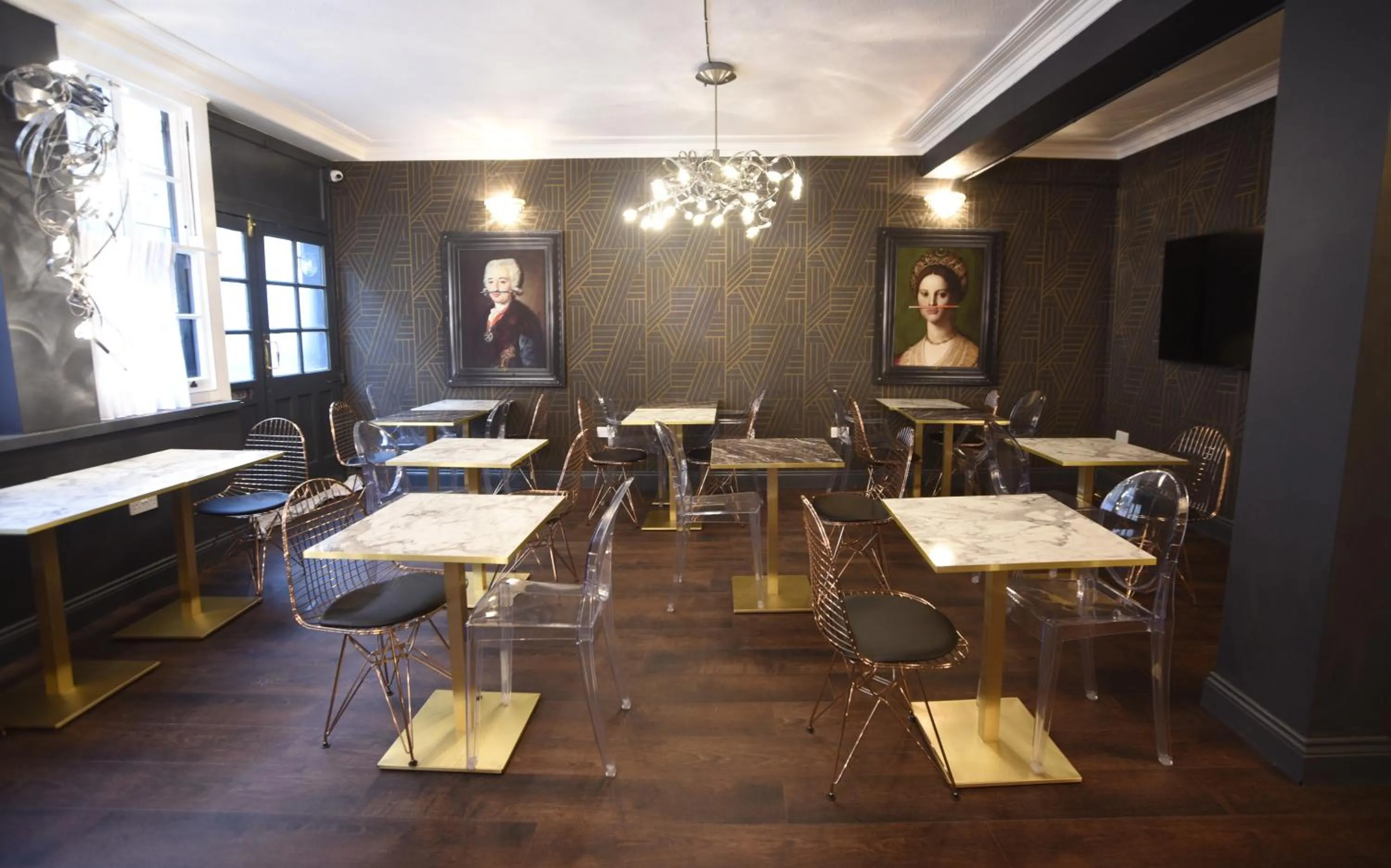 Communal lounge/ TV room in The Pack And Carriage London