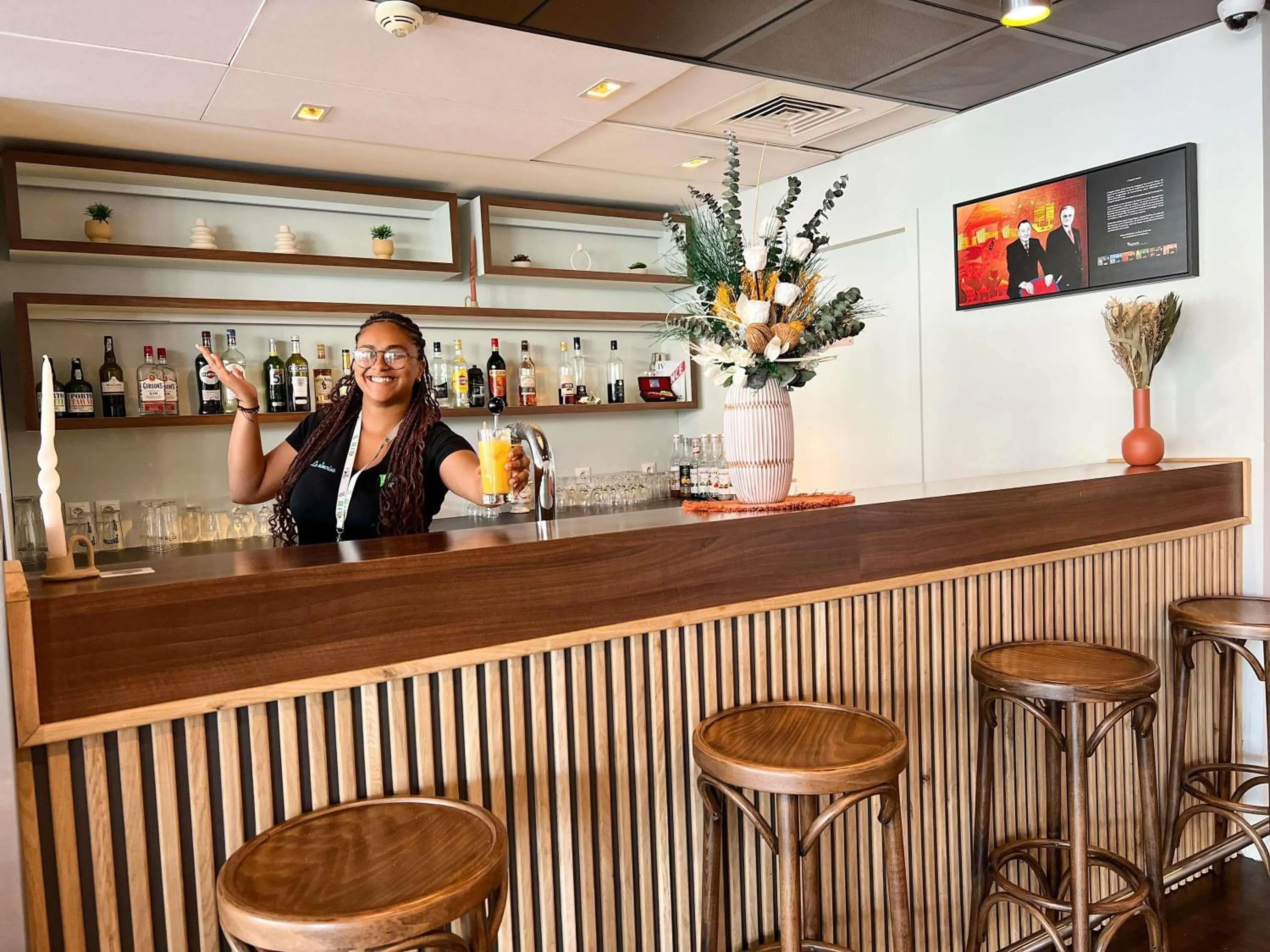 Lounge or bar in ibis Styles Nimes Gare Centre