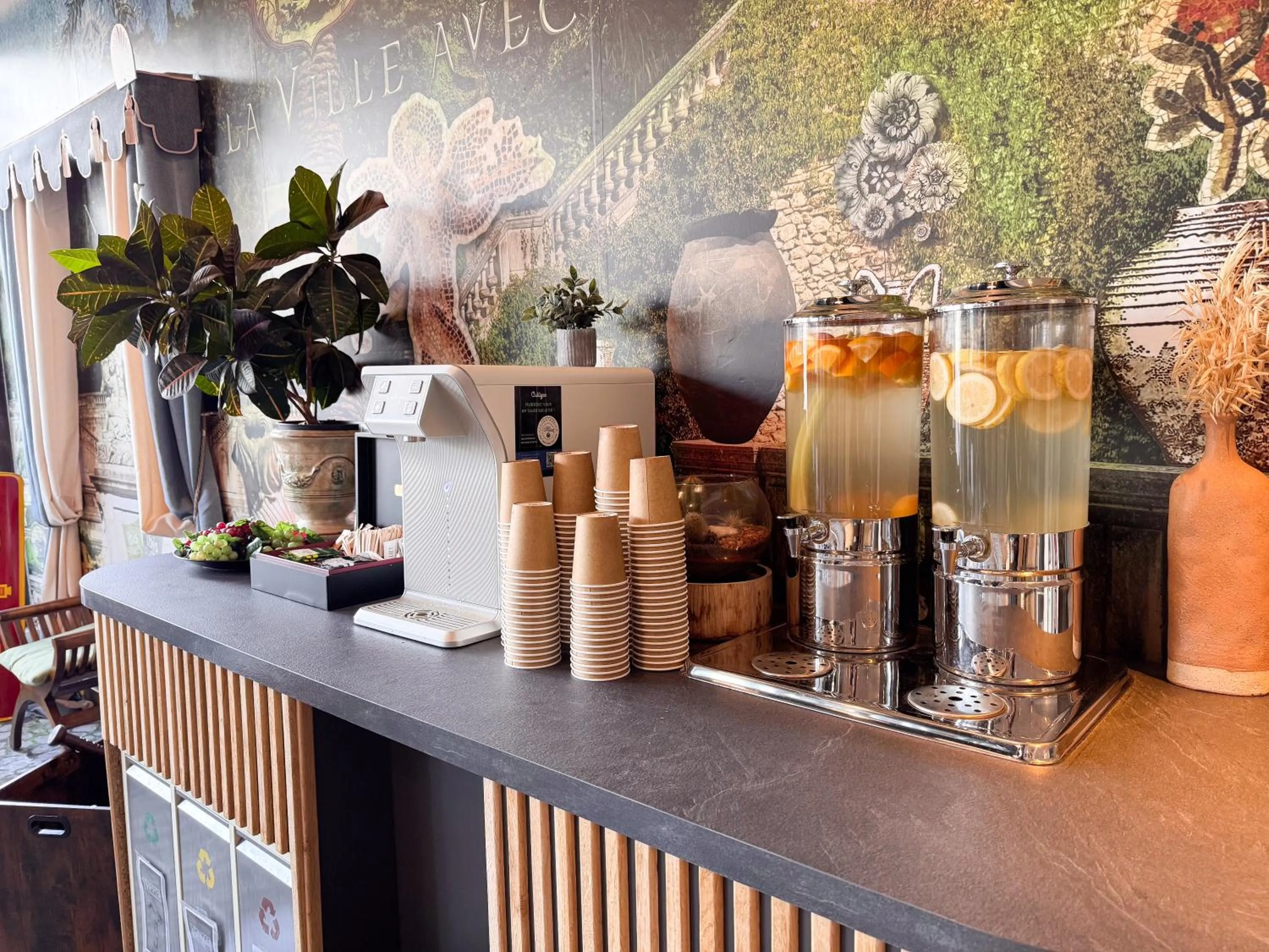 Food and drinks in ibis Styles Nimes Gare Centre