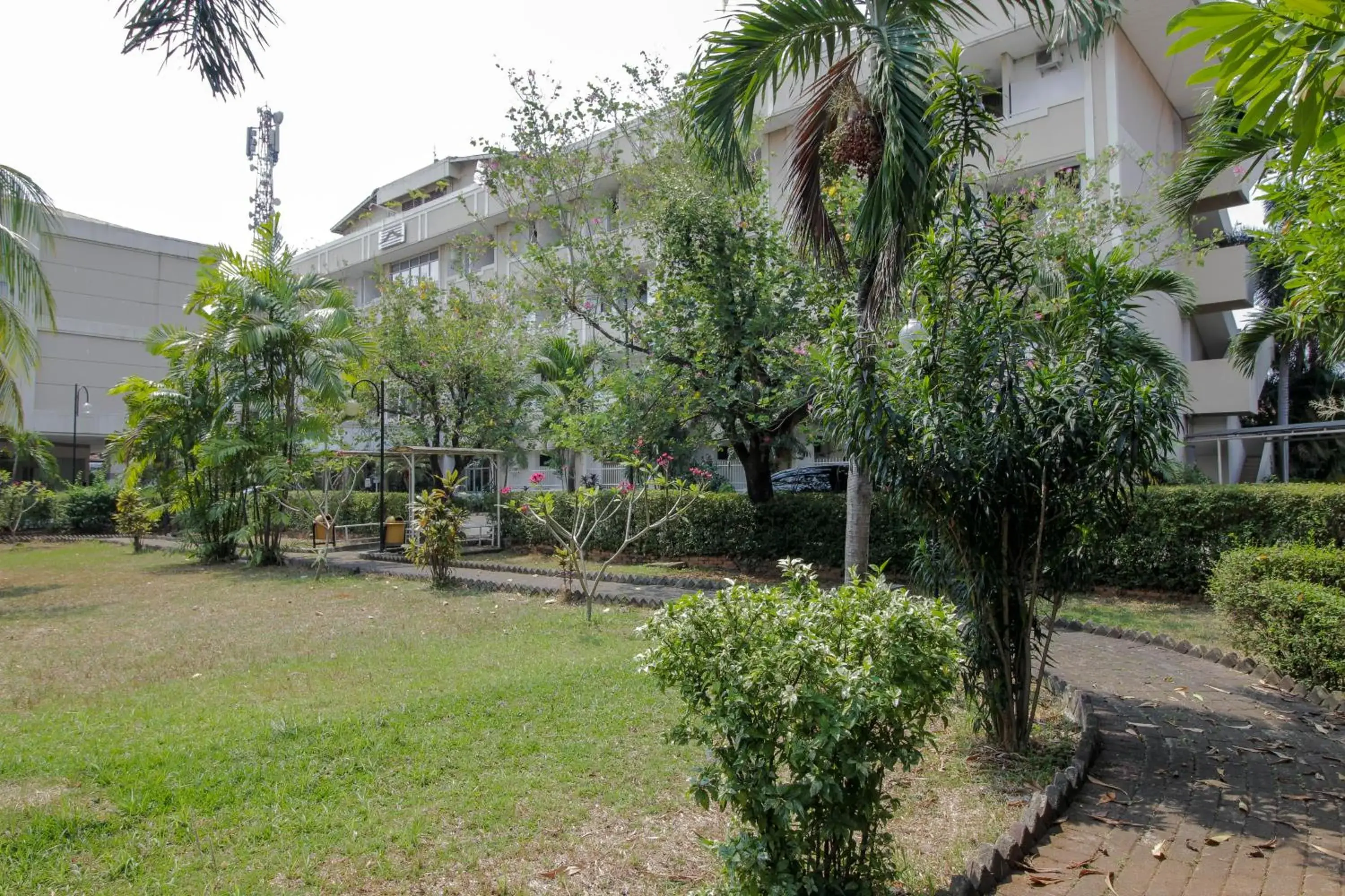 Property building in RedDoorz Plus at Pitagiri GBK Senayan Property building in RedDoorz Plus at Pitagiri GBK Senayan