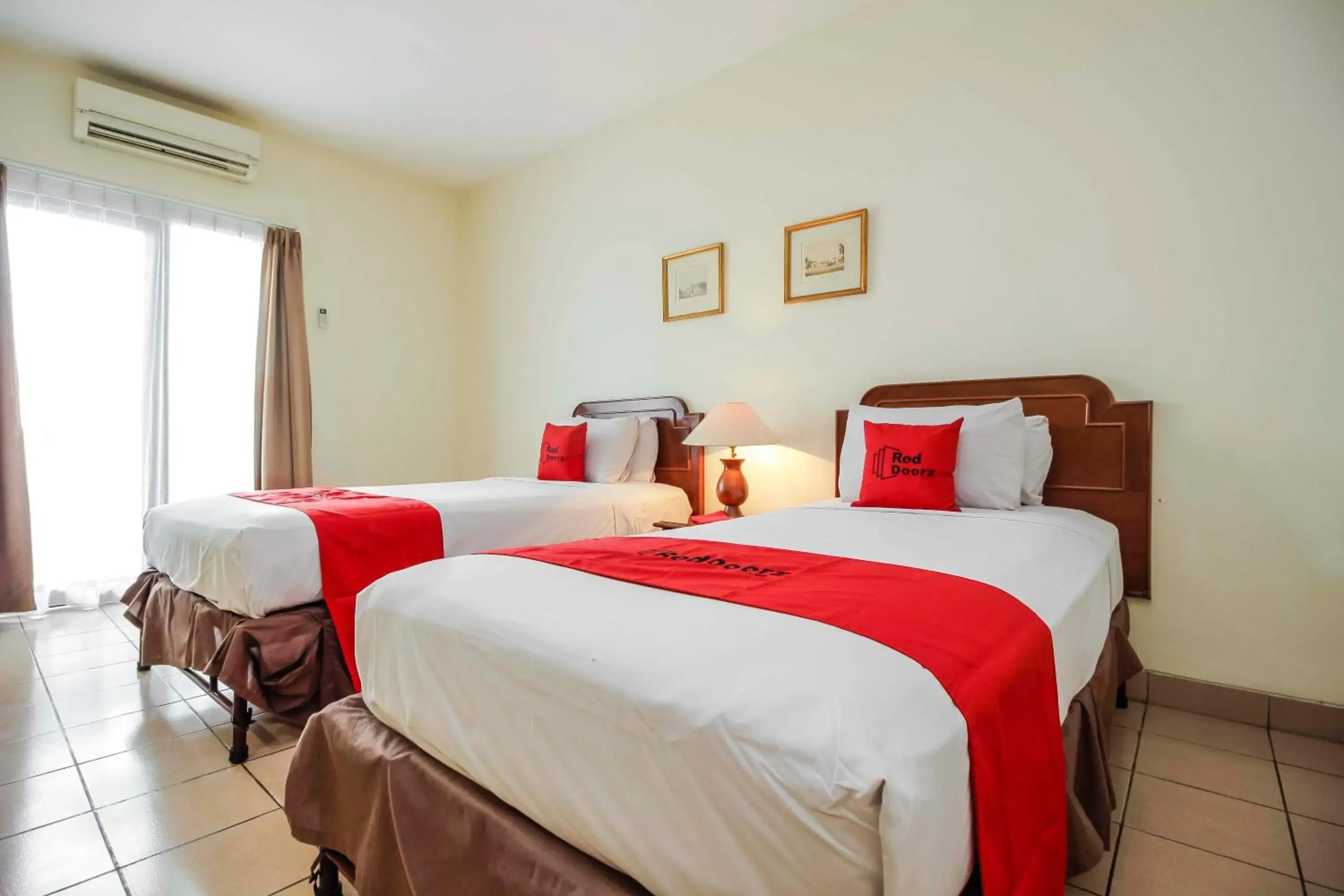 Bed in RedDoorz Plus at Pitagiri GBK Senayan Bed in RedDoorz Plus at Pitagiri GBK Senayan