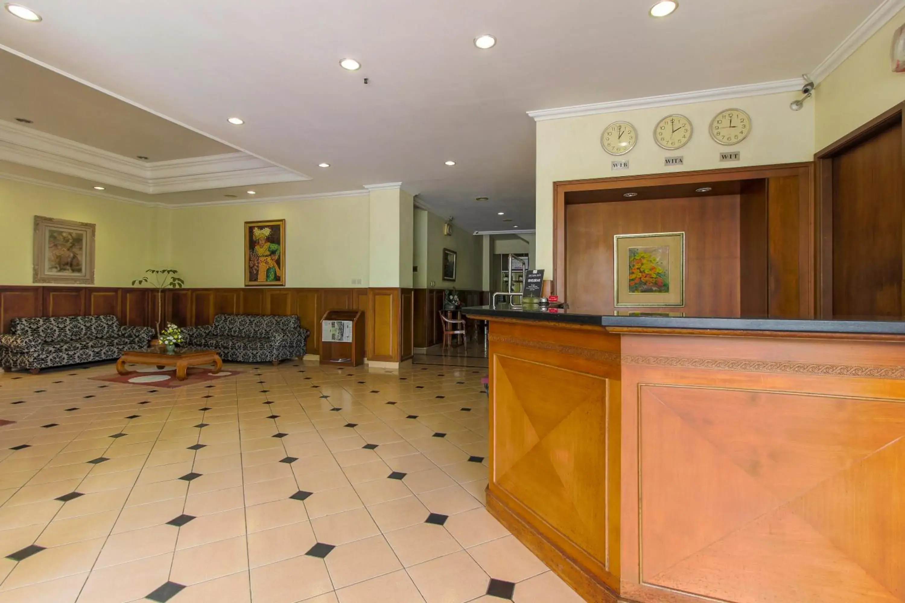 Lobby or reception in RedDoorz Plus at Pitagiri GBK Senayan Lobby or reception in RedDoorz Plus at Pitagiri GBK Senayan