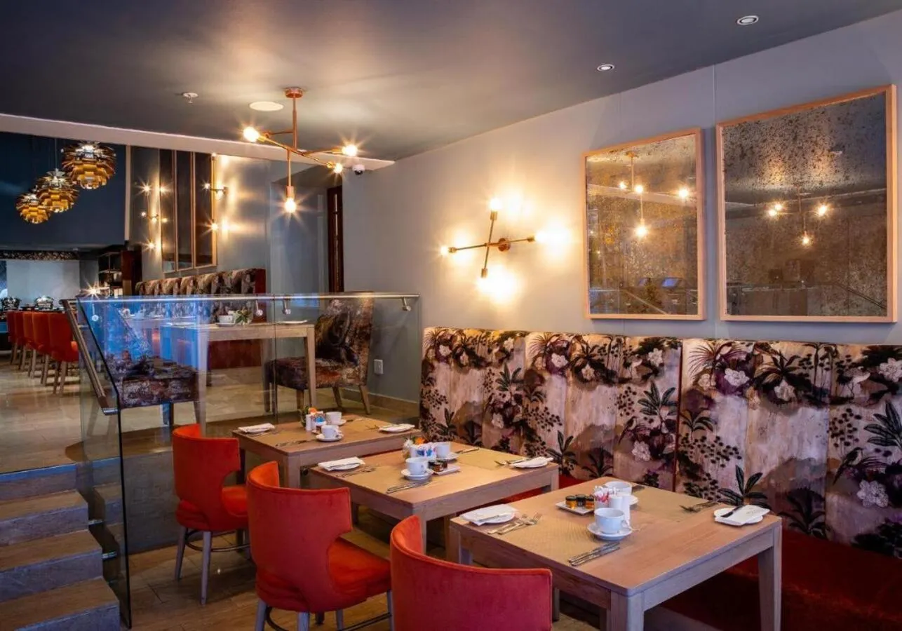 Restaurant/places to eat in Taj Luxury Suite