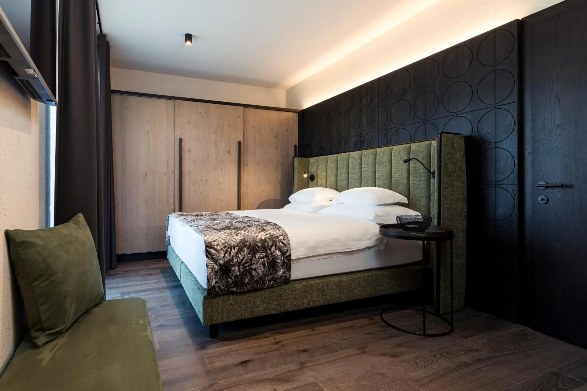 Two-Bedroom Apartment - Dependance in Quellenhof Luxury Resort Lazise Two-Bedroom Apartment - Dependance in Quellenhof Luxury Resort Lazise