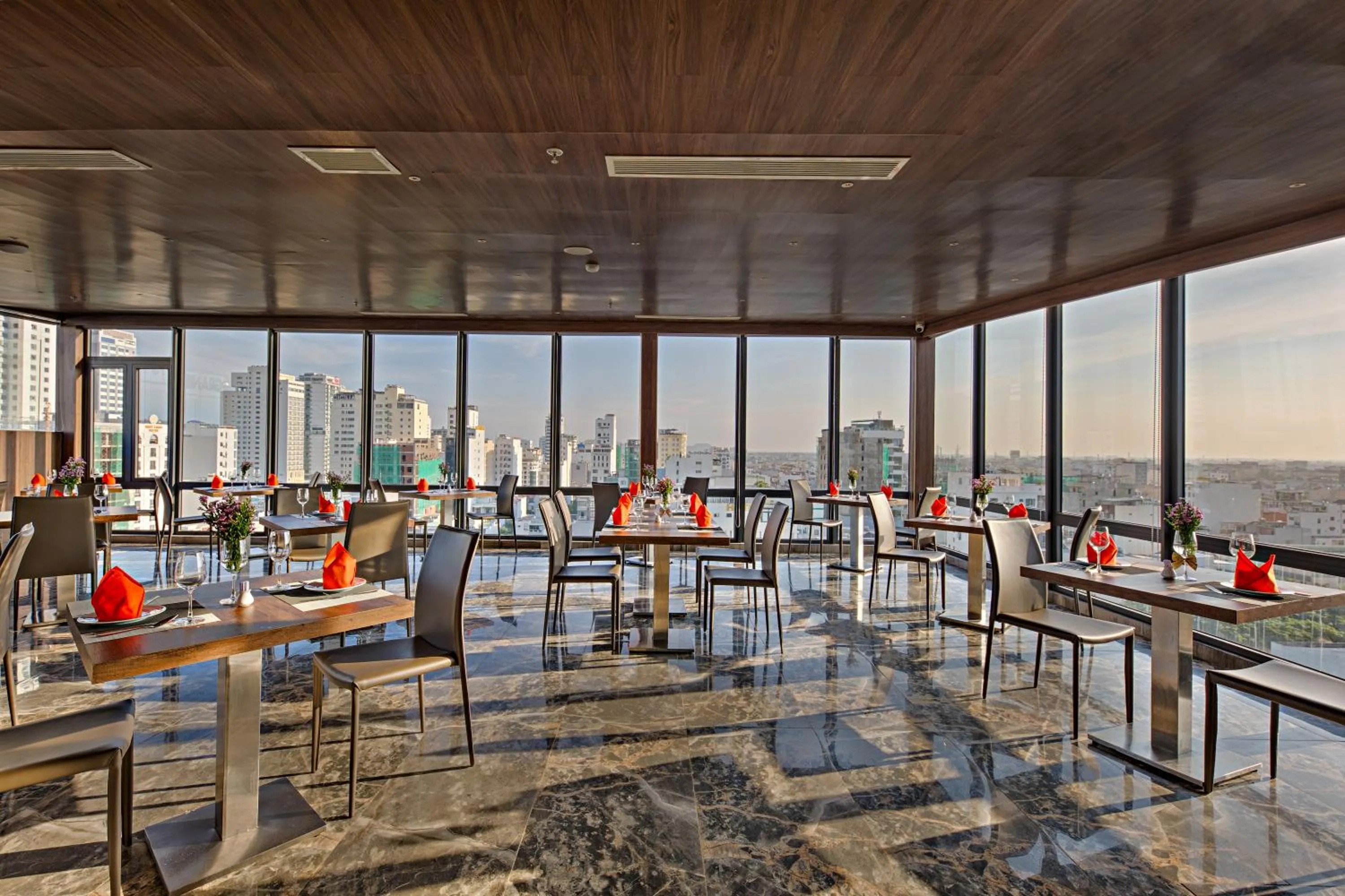 Restaurant/places to eat in Grand Sunrise Boutique Hotel