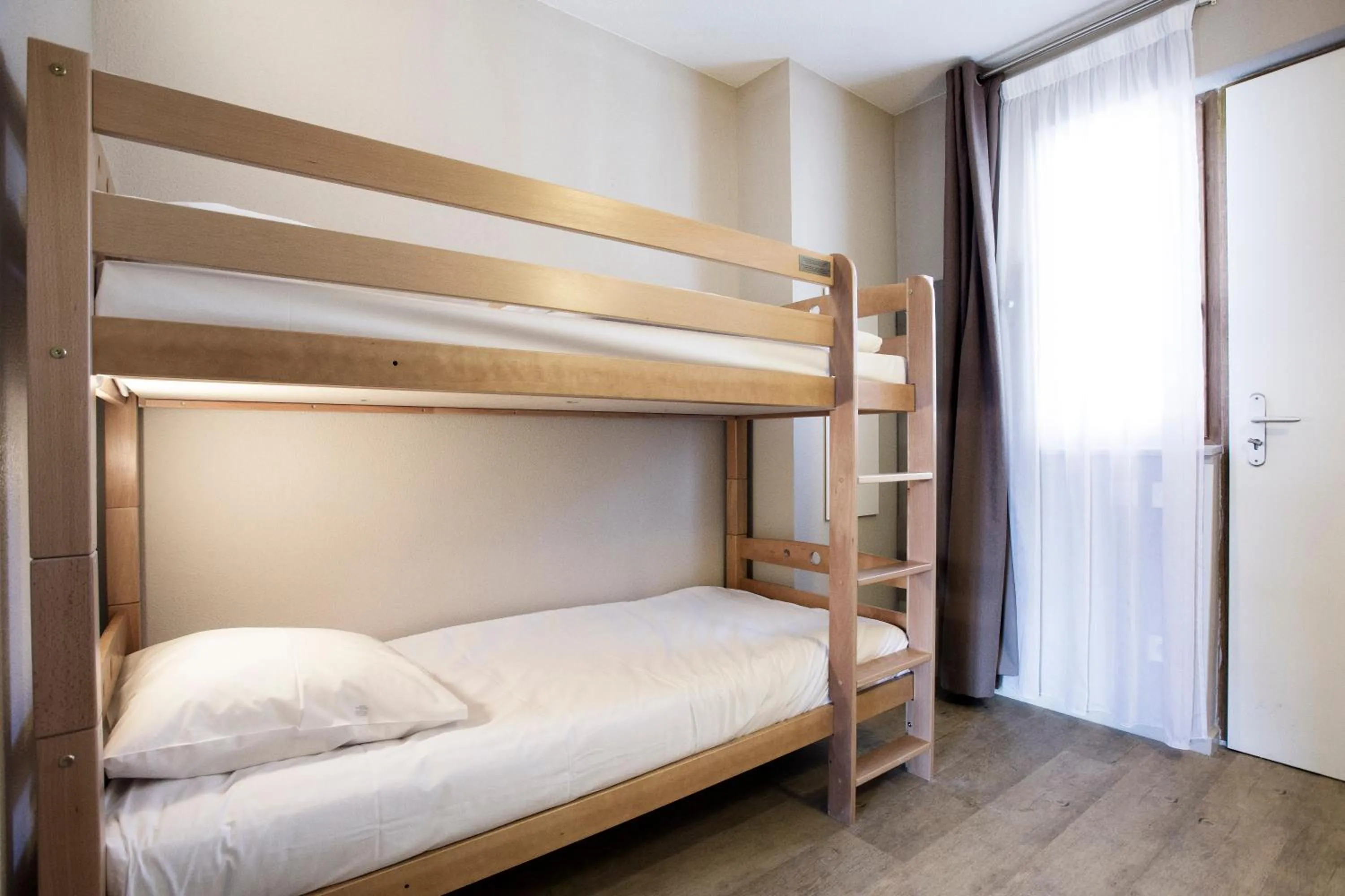 Bedroom, Bed in SOWELL RESIDENCES Pra Loup