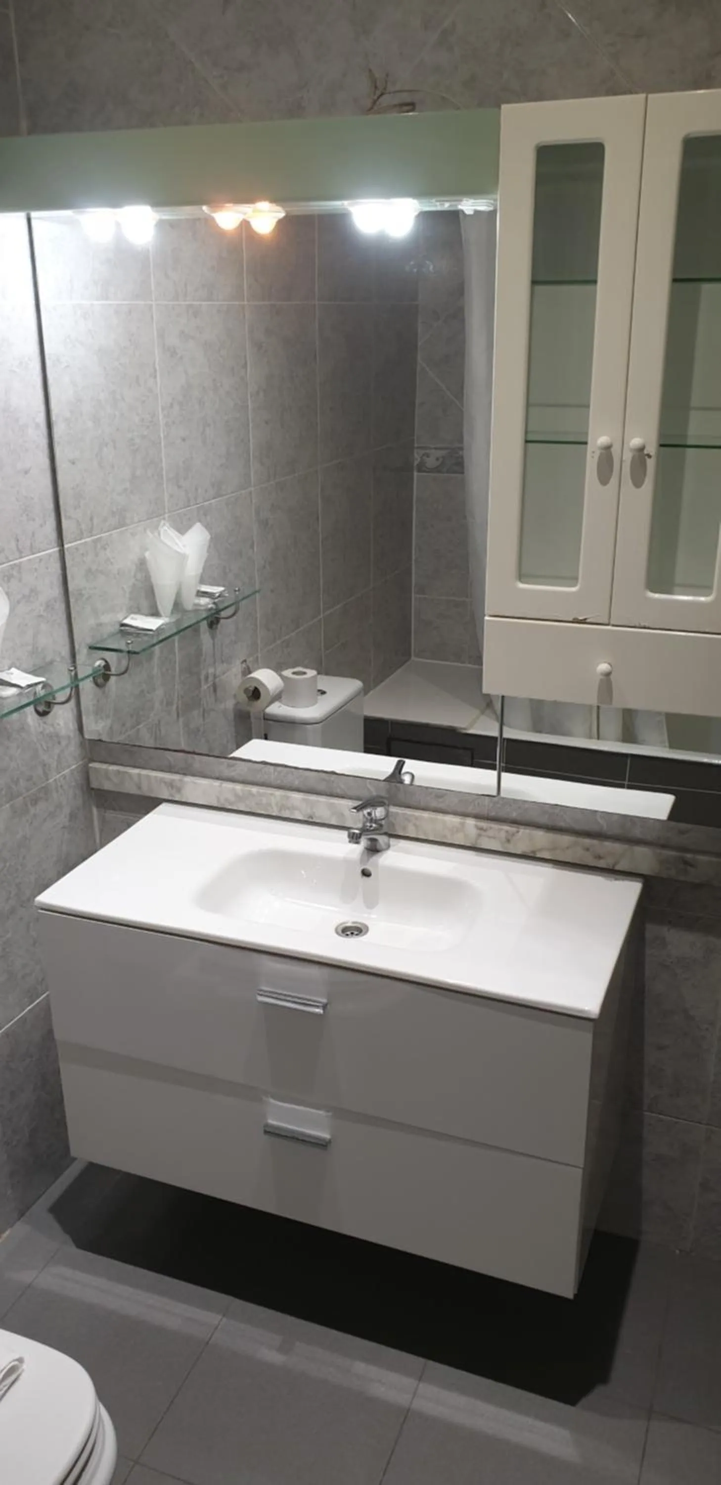 Bathroom in New Go Inn