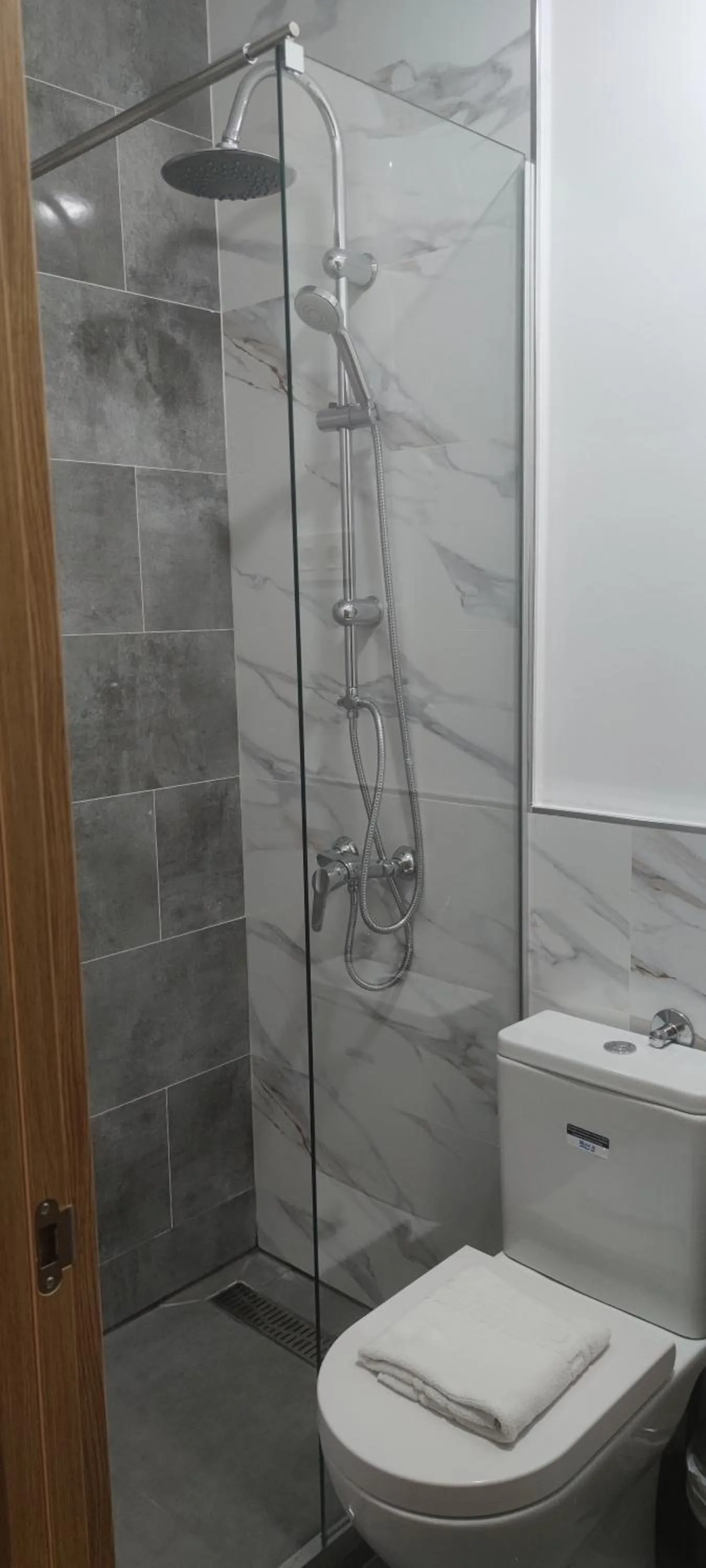 Shower in New Go Inn
