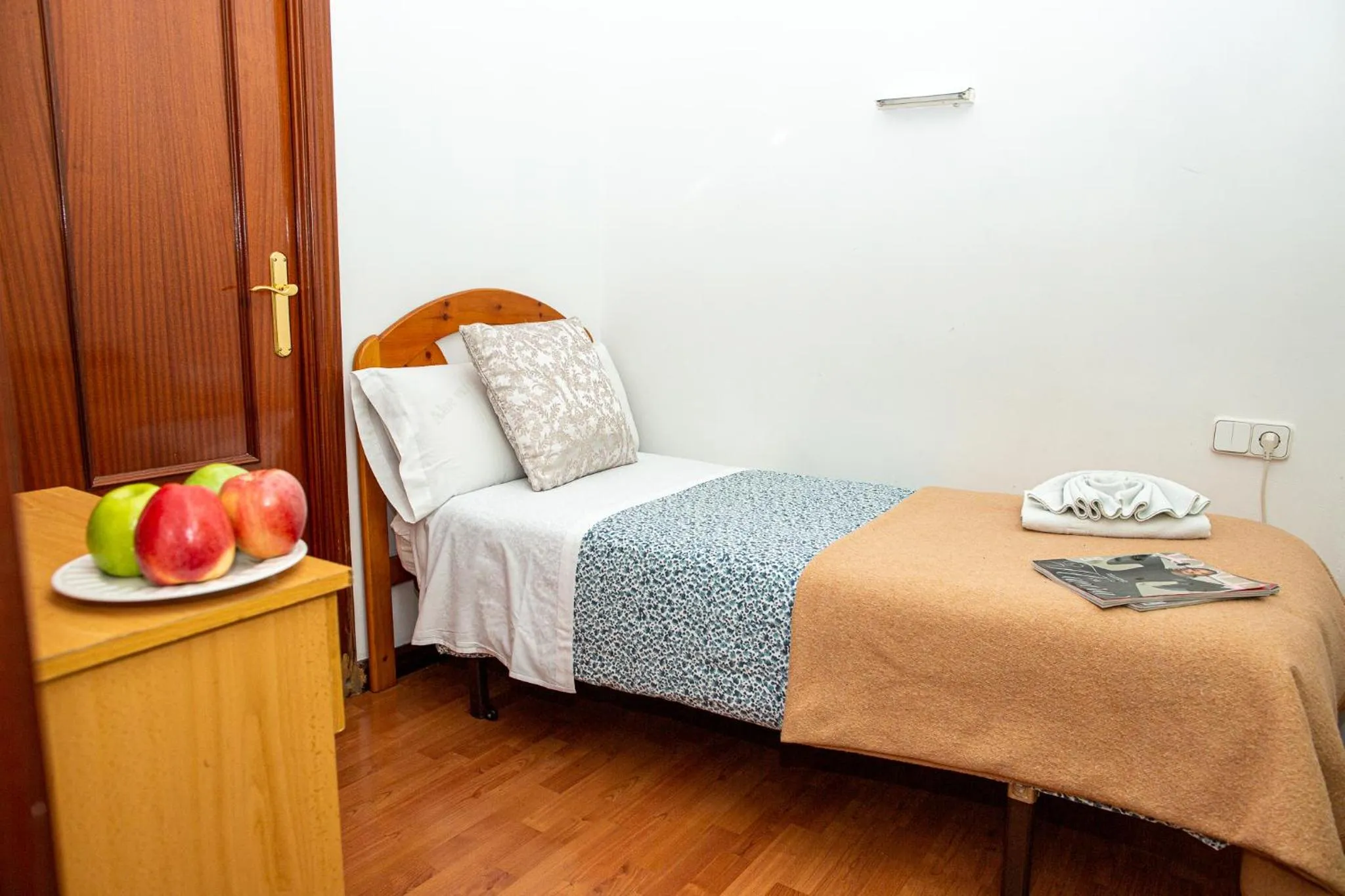 Bedroom, Bed in New Go Inn