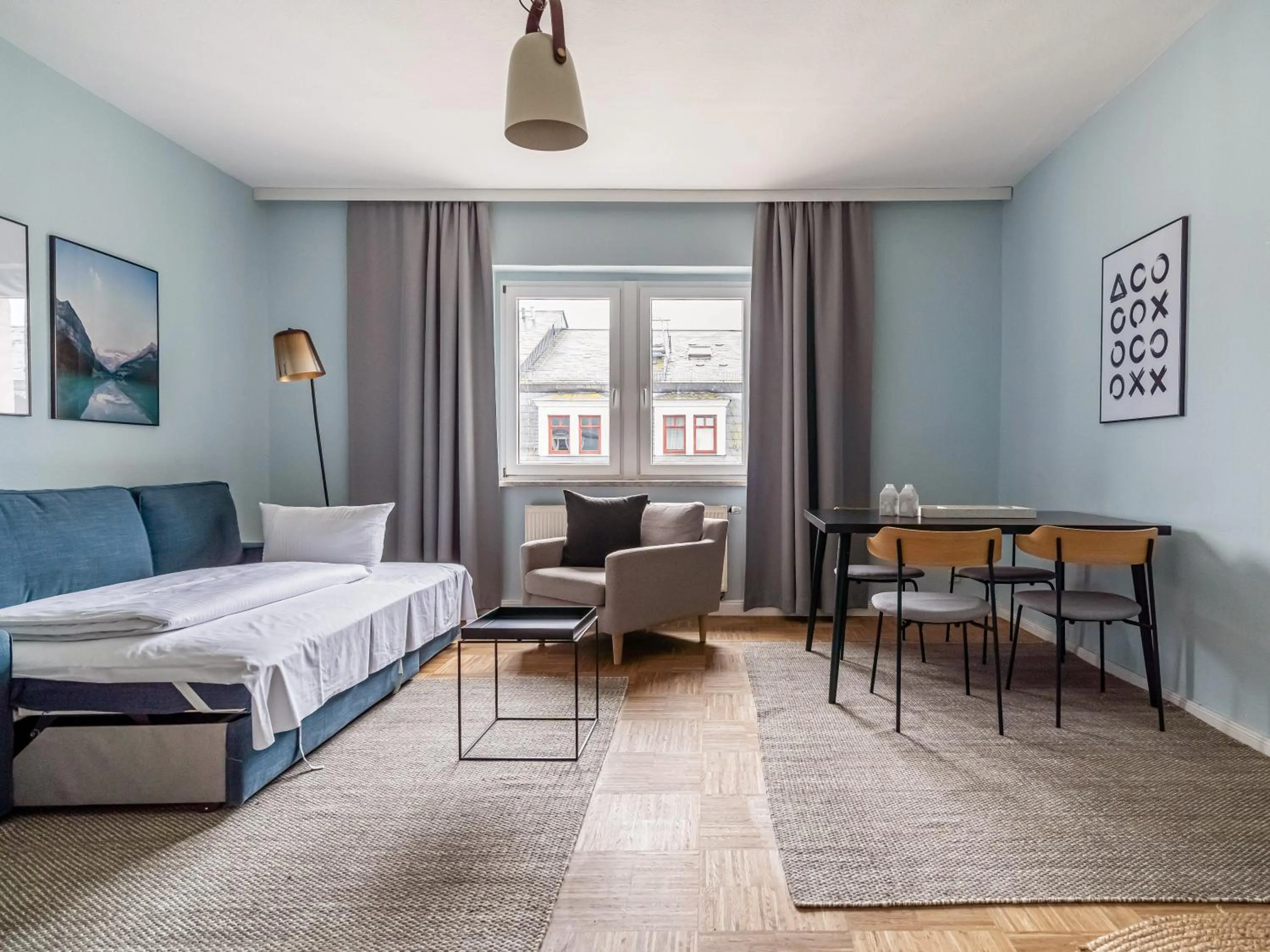 Living room, Bed in Limehome Dresden Hoyerswerdaerstraße