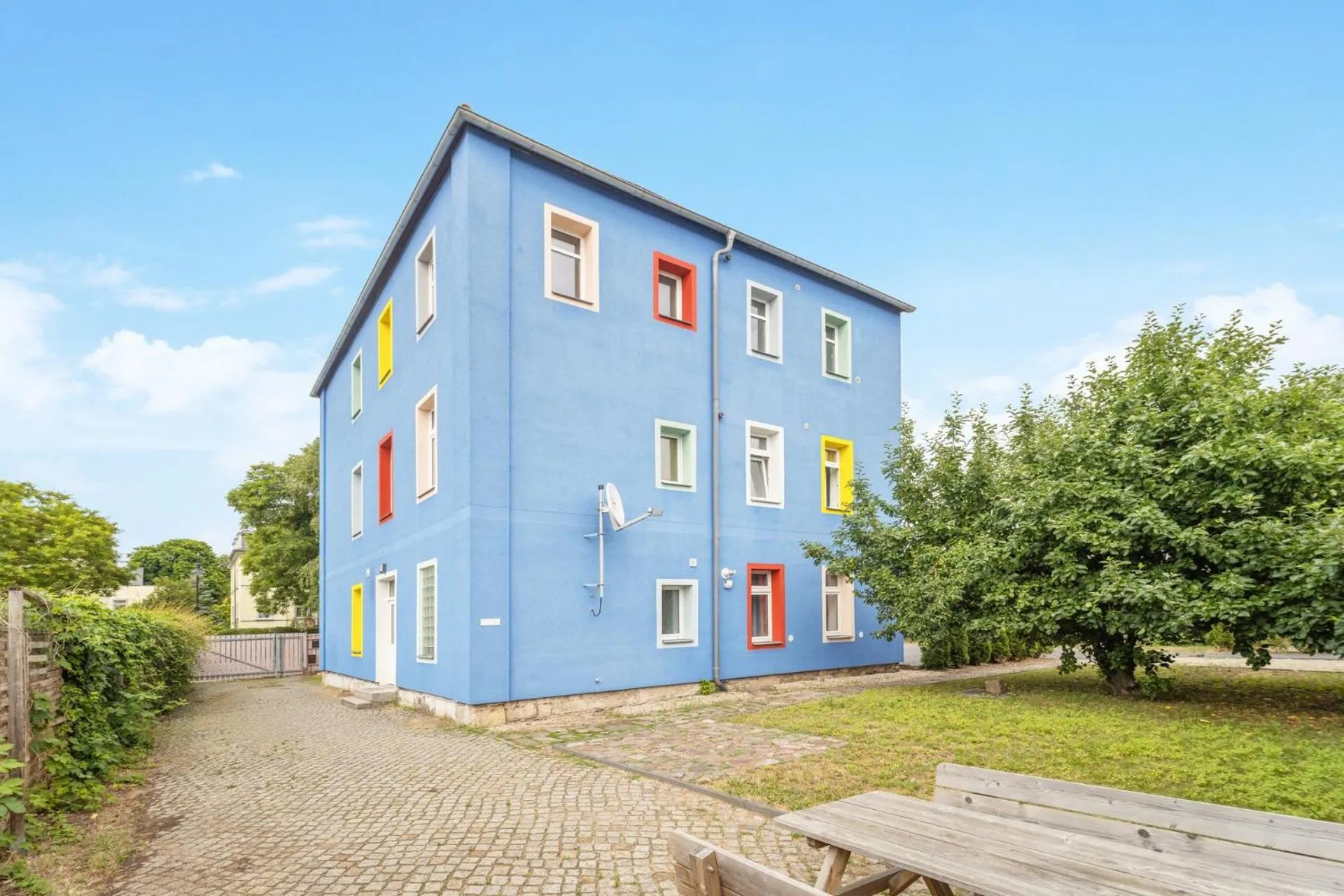 Property building in Limehome Dresden Tannenstraße