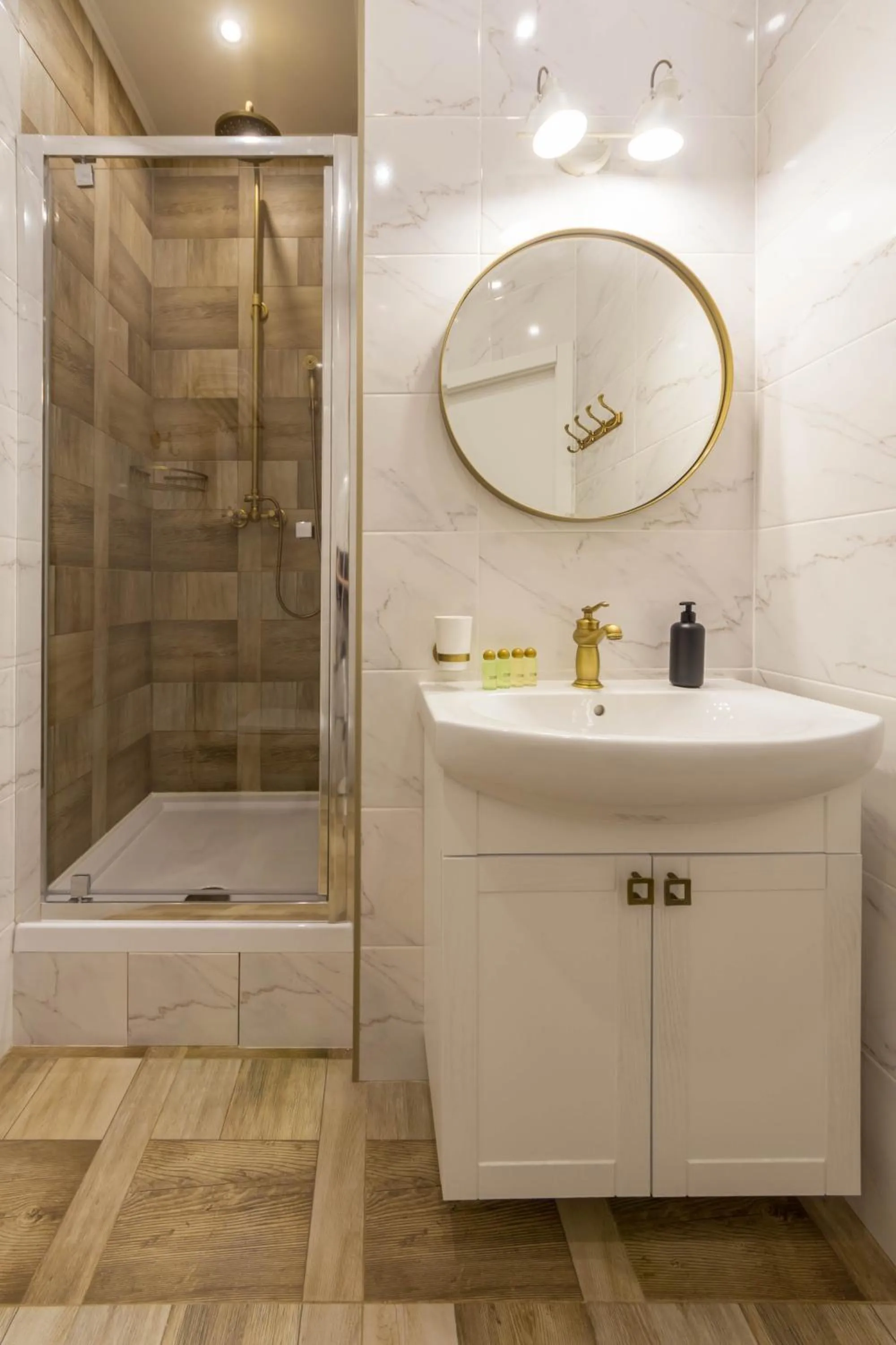 Shower in Idea Design Apart-Hotel