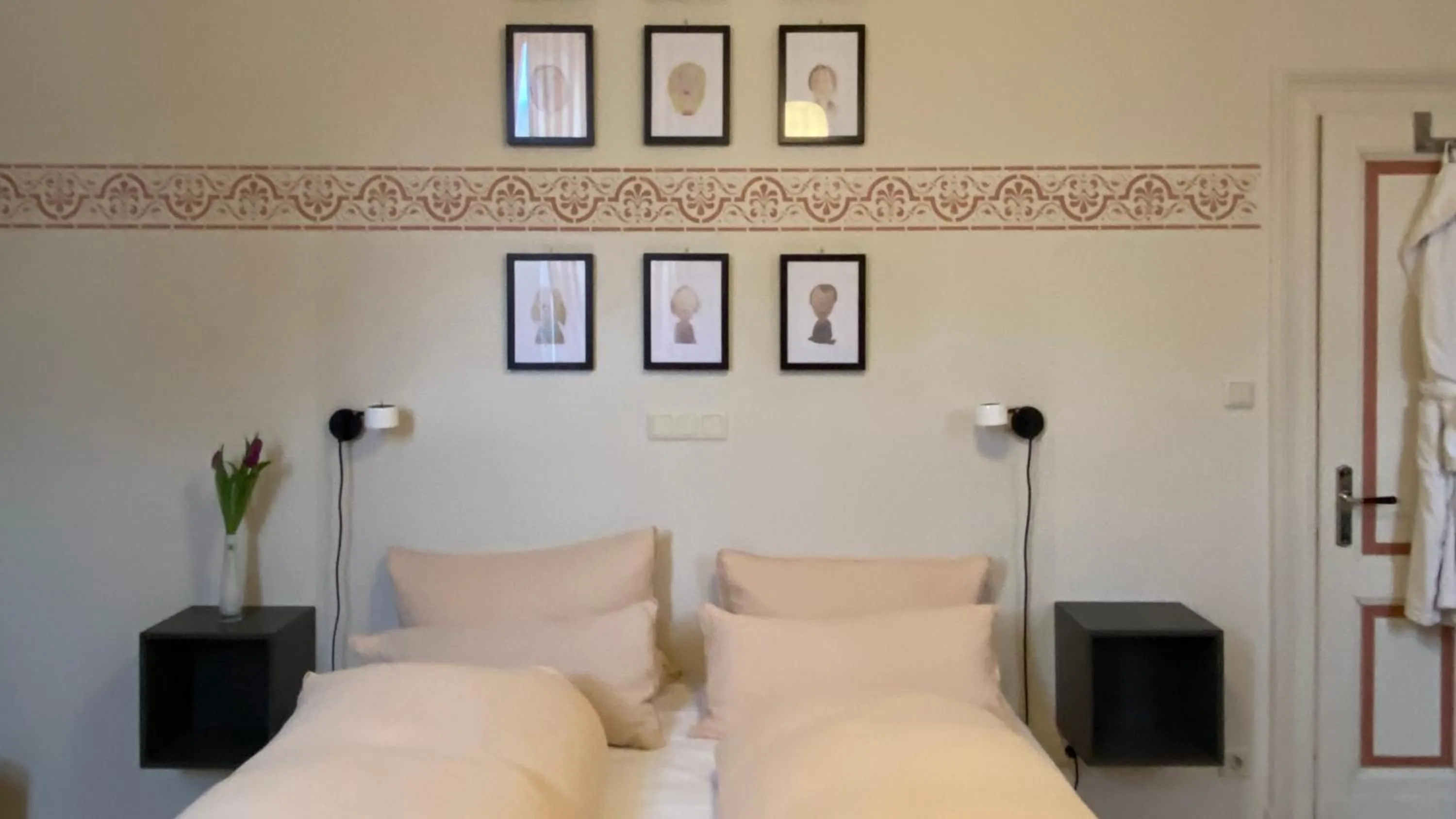 Triple Room with Private External Bathroom in Villa zur Erholung Bed & Breakfast