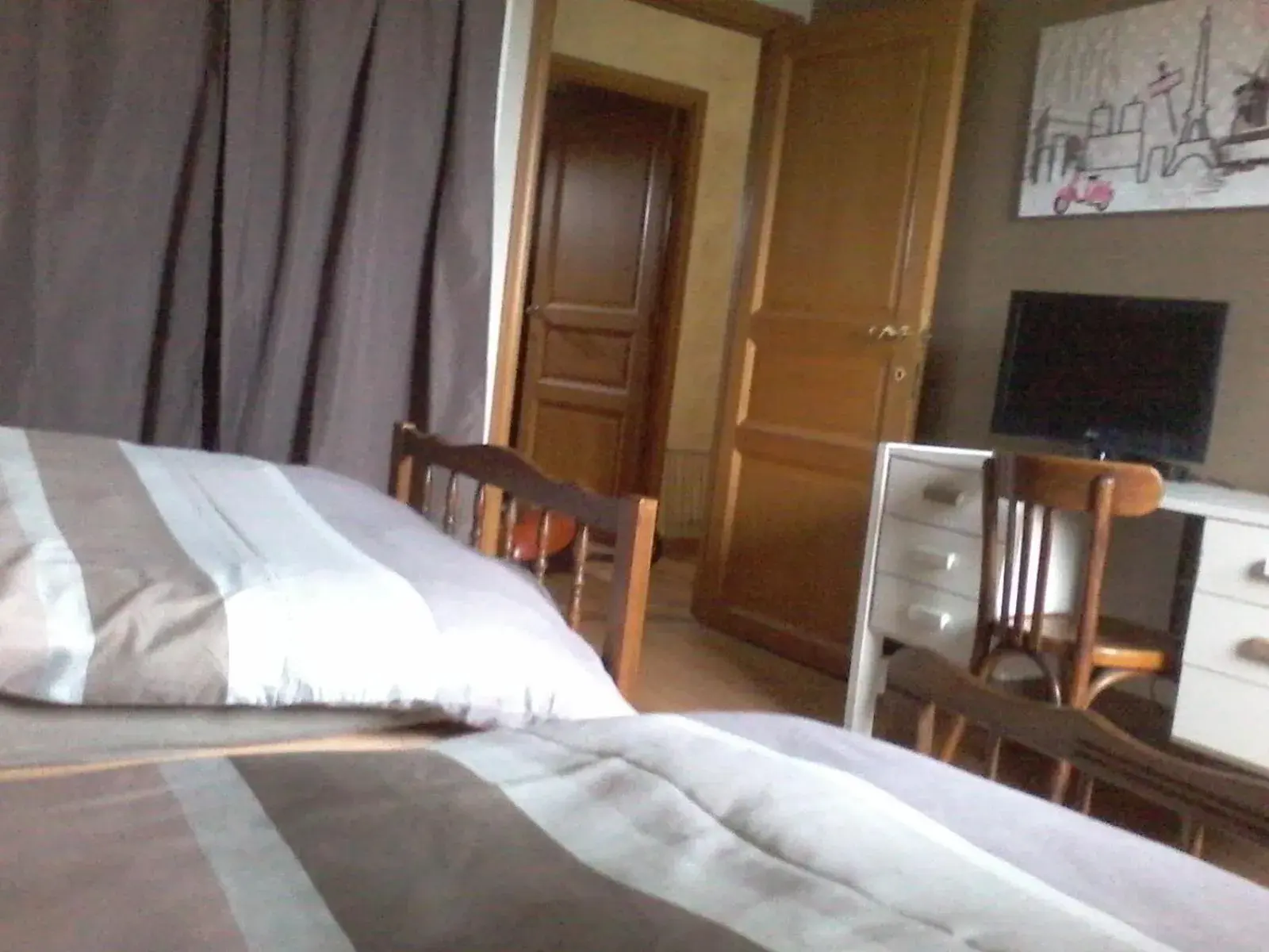 Deluxe Double or Twin Room - single occupancy in maison du Hérisson Deluxe Double or Twin Room - single occupancy in maison du Hérisson