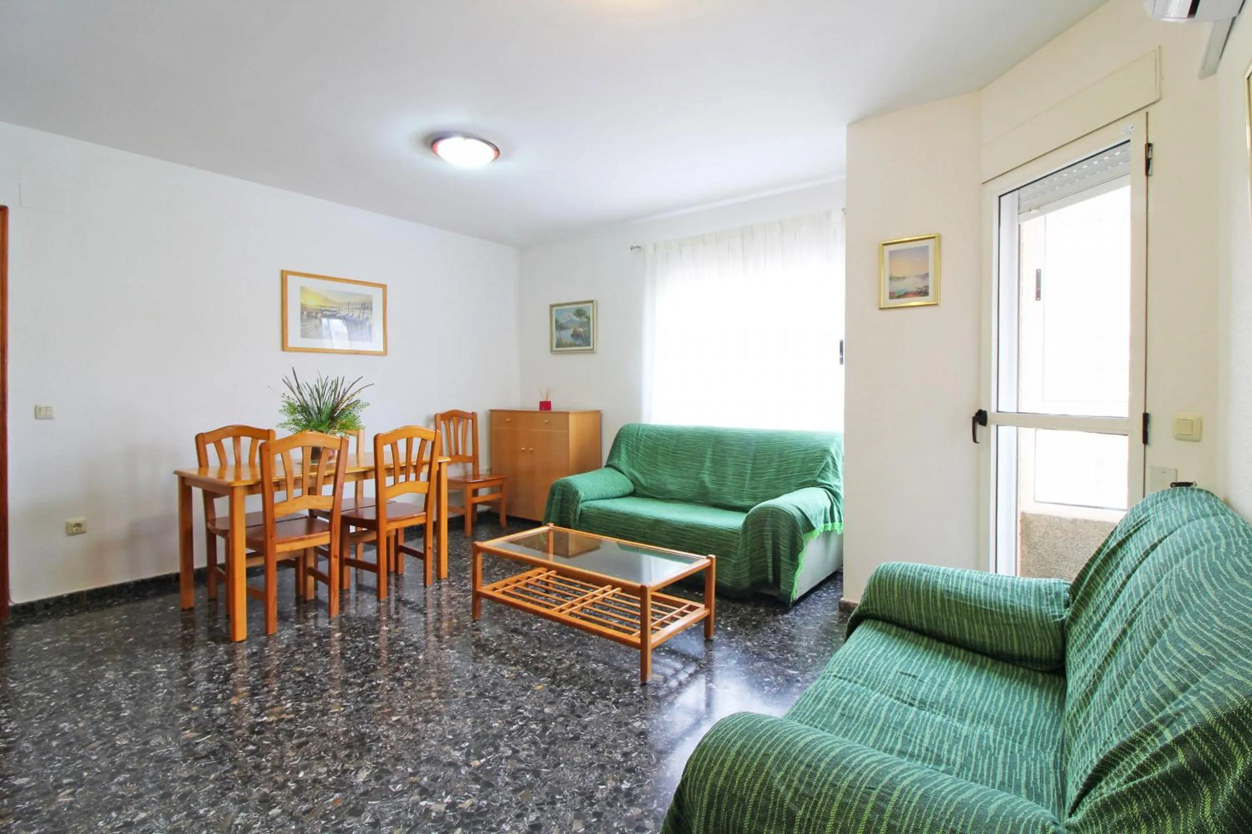 Global Vacacional, Amplio apartamento muy cerca de la playa