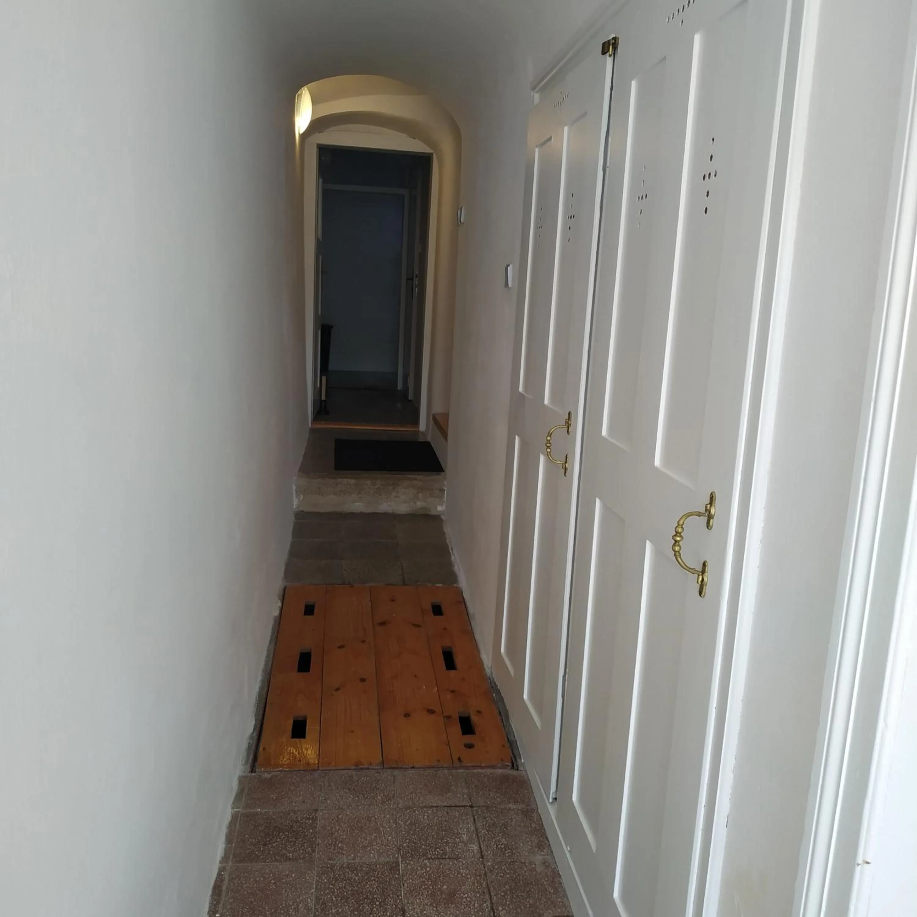 storage in Motel Vega