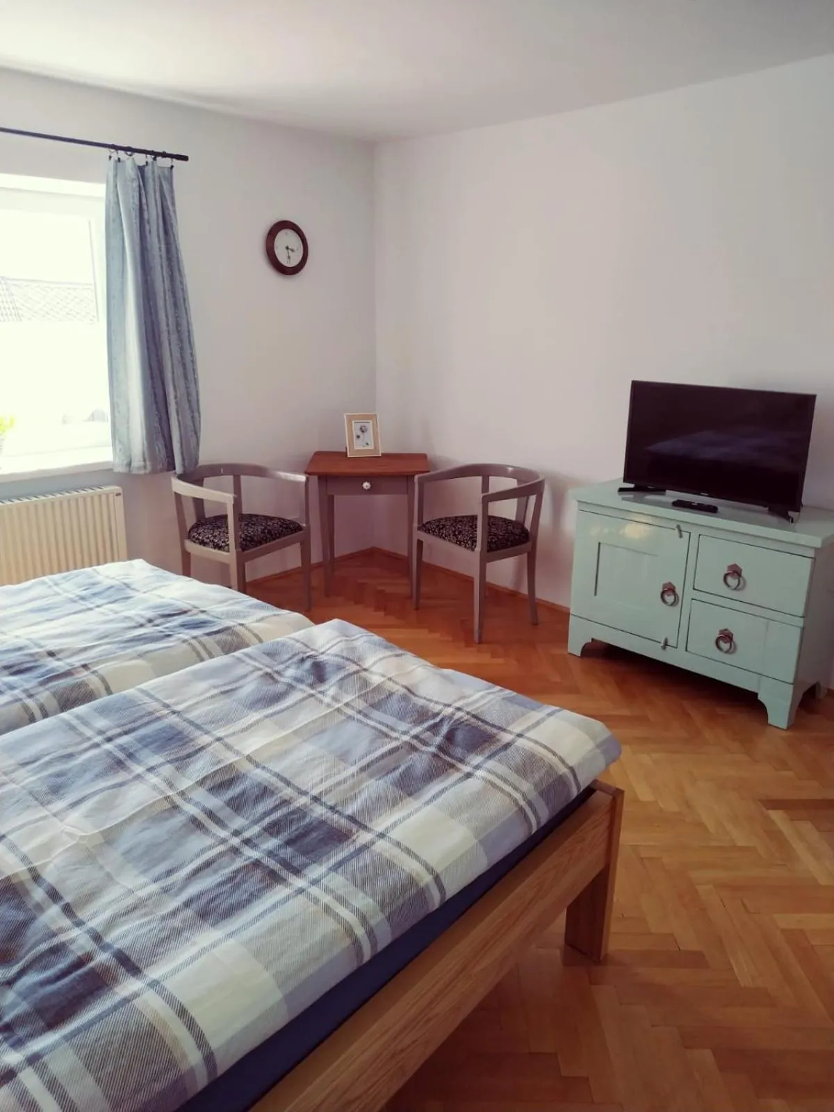 Bedroom, Bed in Motel Vega