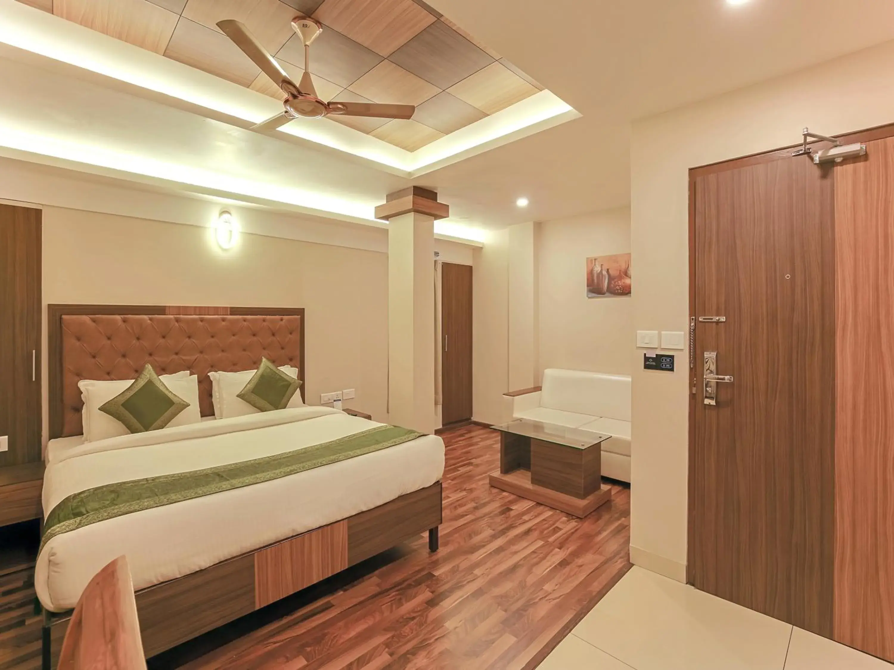 Bed in Treebo Goodland Residency - 500m from Railway Station Bed in Treebo Goodland Residency - 500m from Railway Station