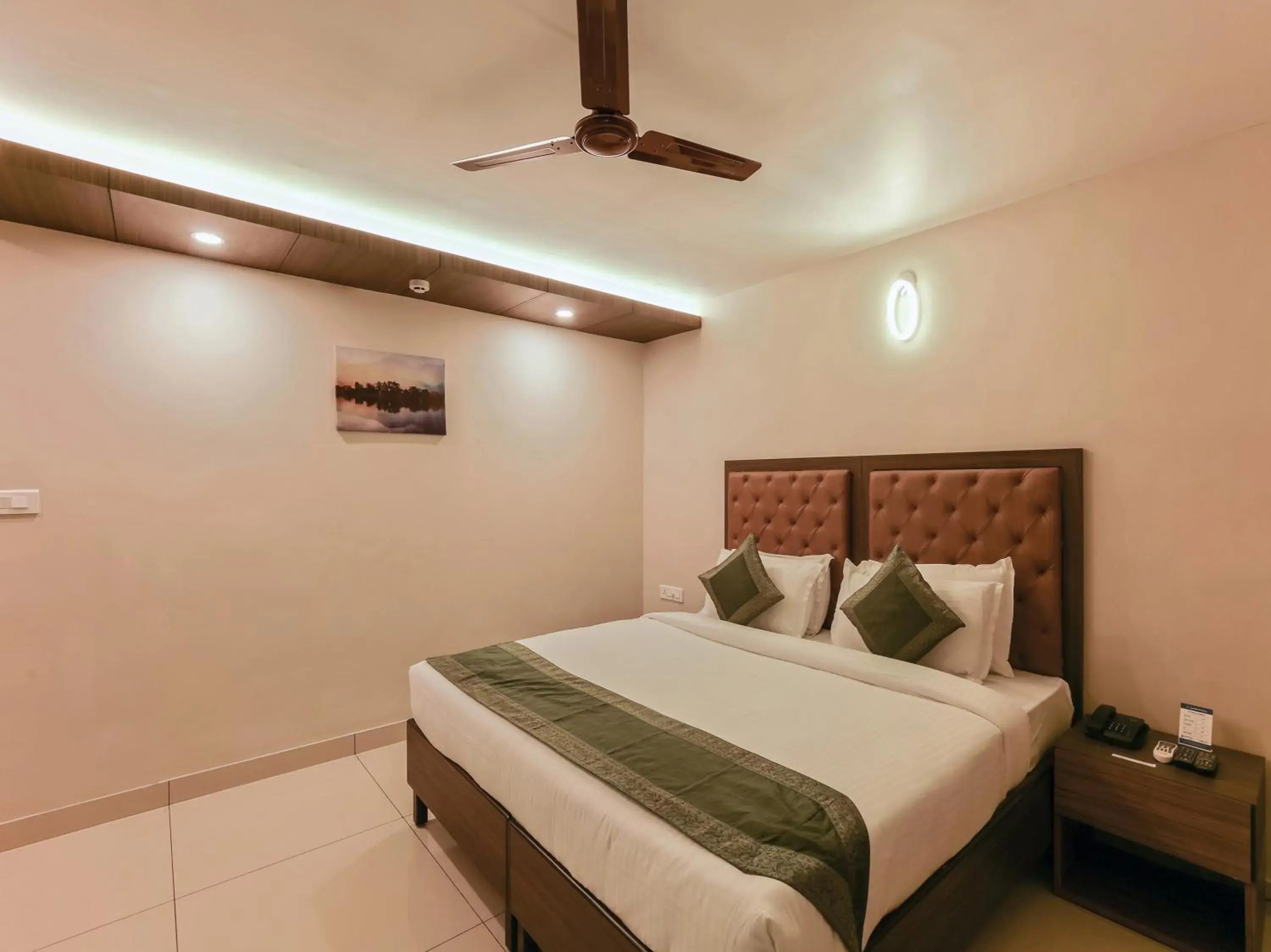 Bed in Treebo Goodland Residency - 500m from Railway Station Bed in Treebo Goodland Residency - 500m from Railway Station