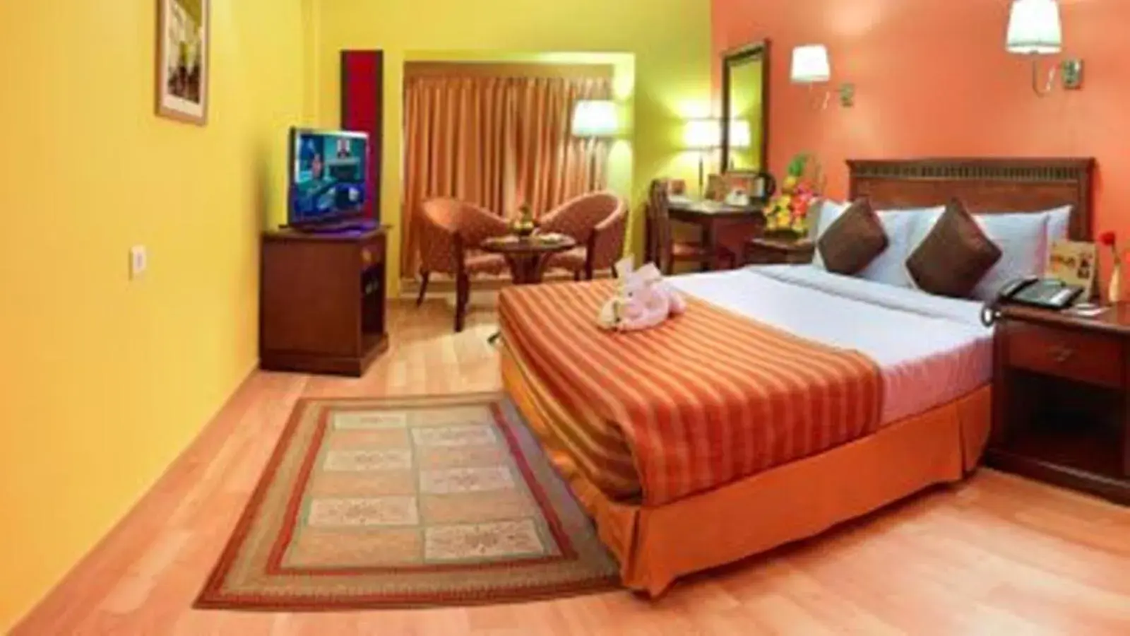 Photo of the whole room, Bed in MGM Mark Whitefield Photo of the whole room, Bed in MGM Mark Whitefield