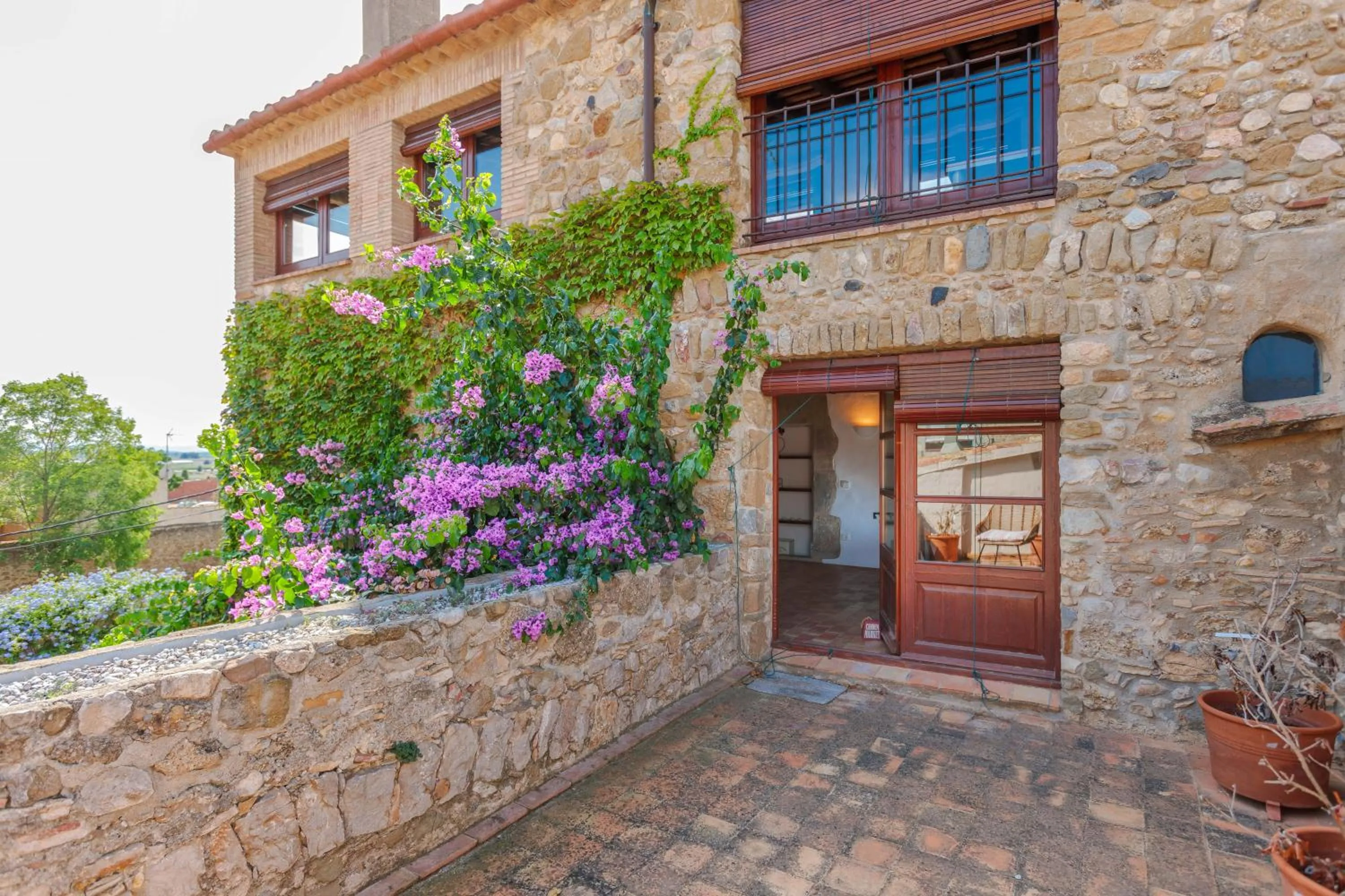 Property building in Flateli Tor